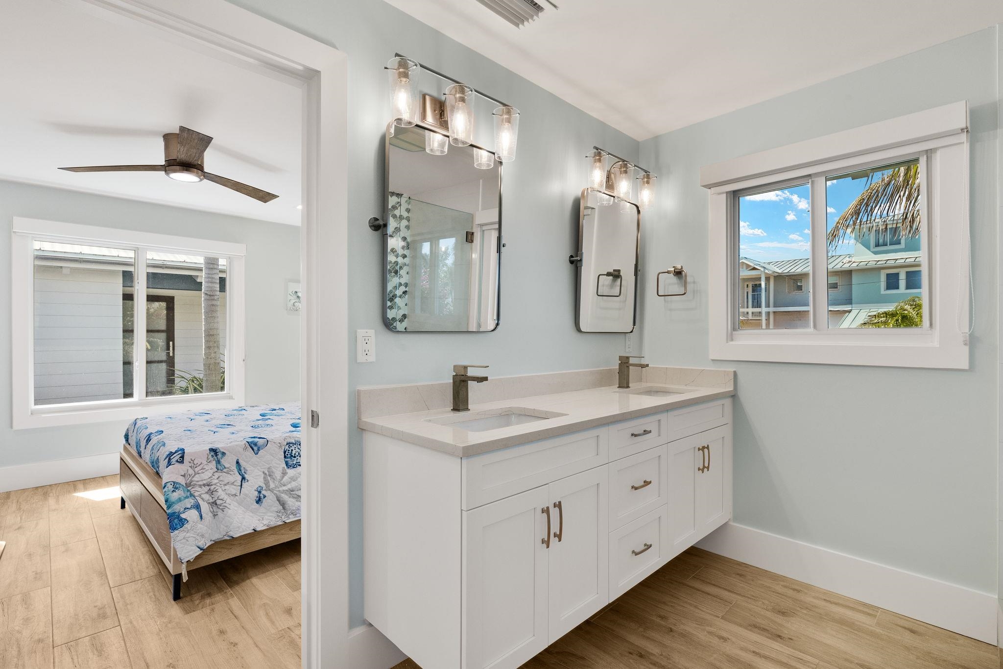 1672 Hibiscus Dr, Sanibel, FL 33957