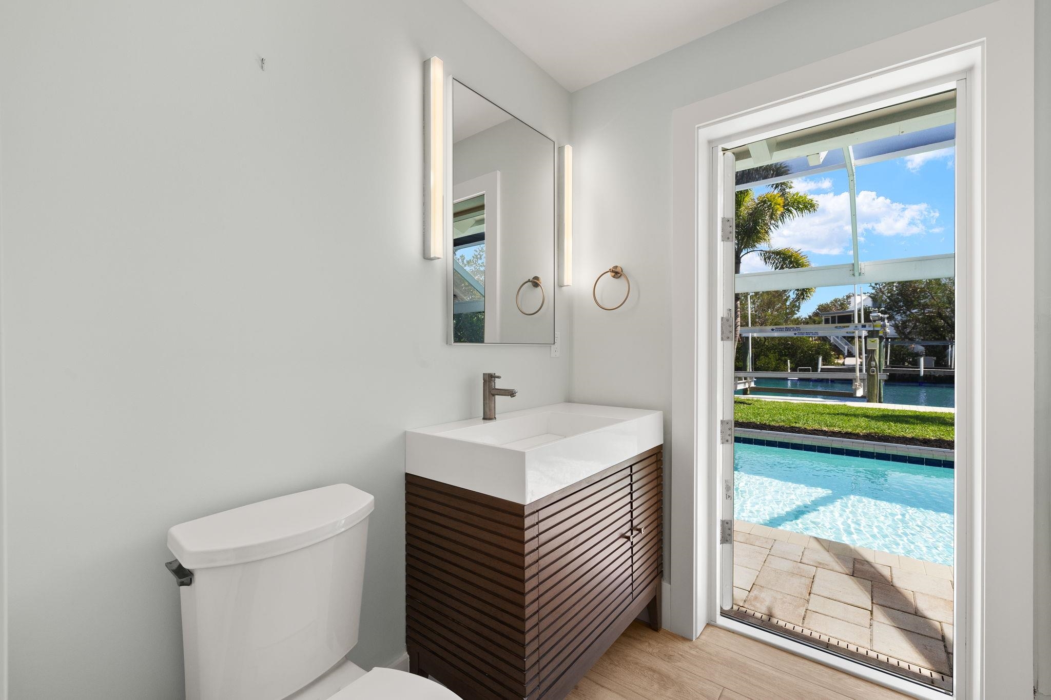 1672 Hibiscus Dr, Sanibel, FL 33957