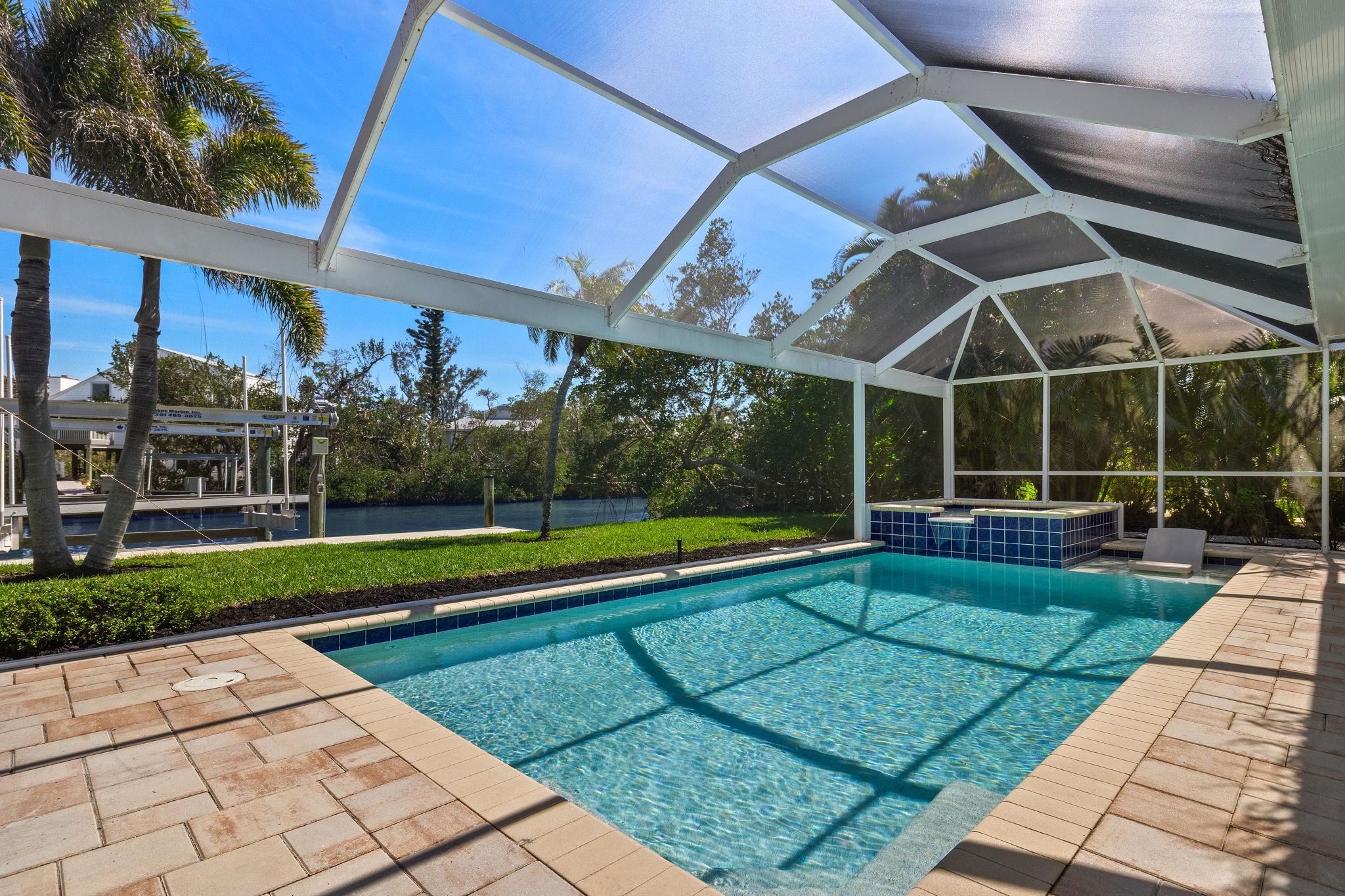 1672 Hibiscus Dr, Sanibel, FL 33957