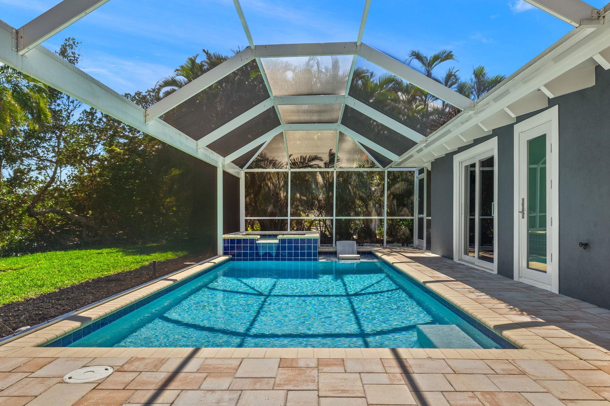 1672 Hibiscus Dr, Sanibel, FL 33957