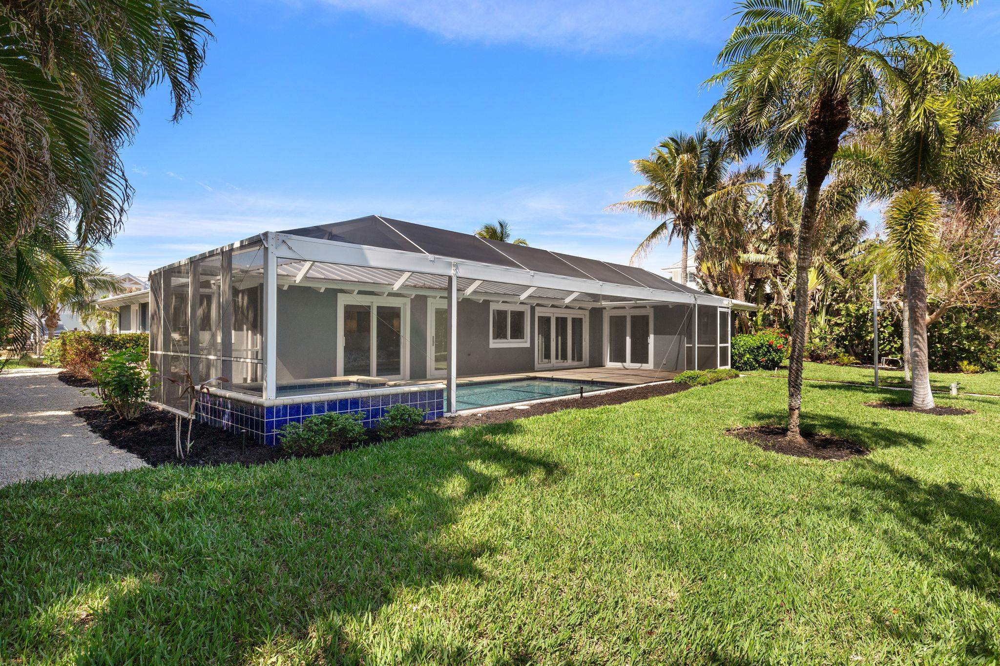 1672 Hibiscus Dr, Sanibel, FL 33957