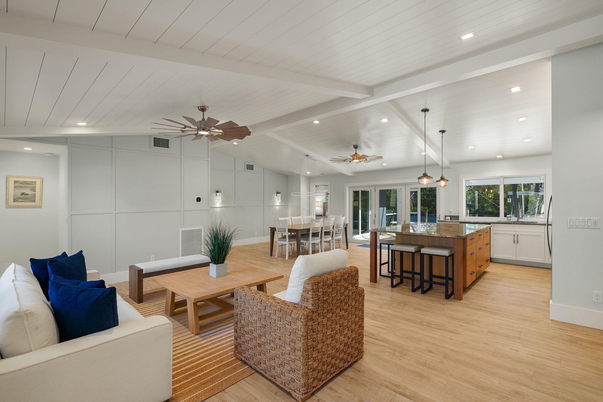 1672 Hibiscus Dr, Sanibel, FL 33957