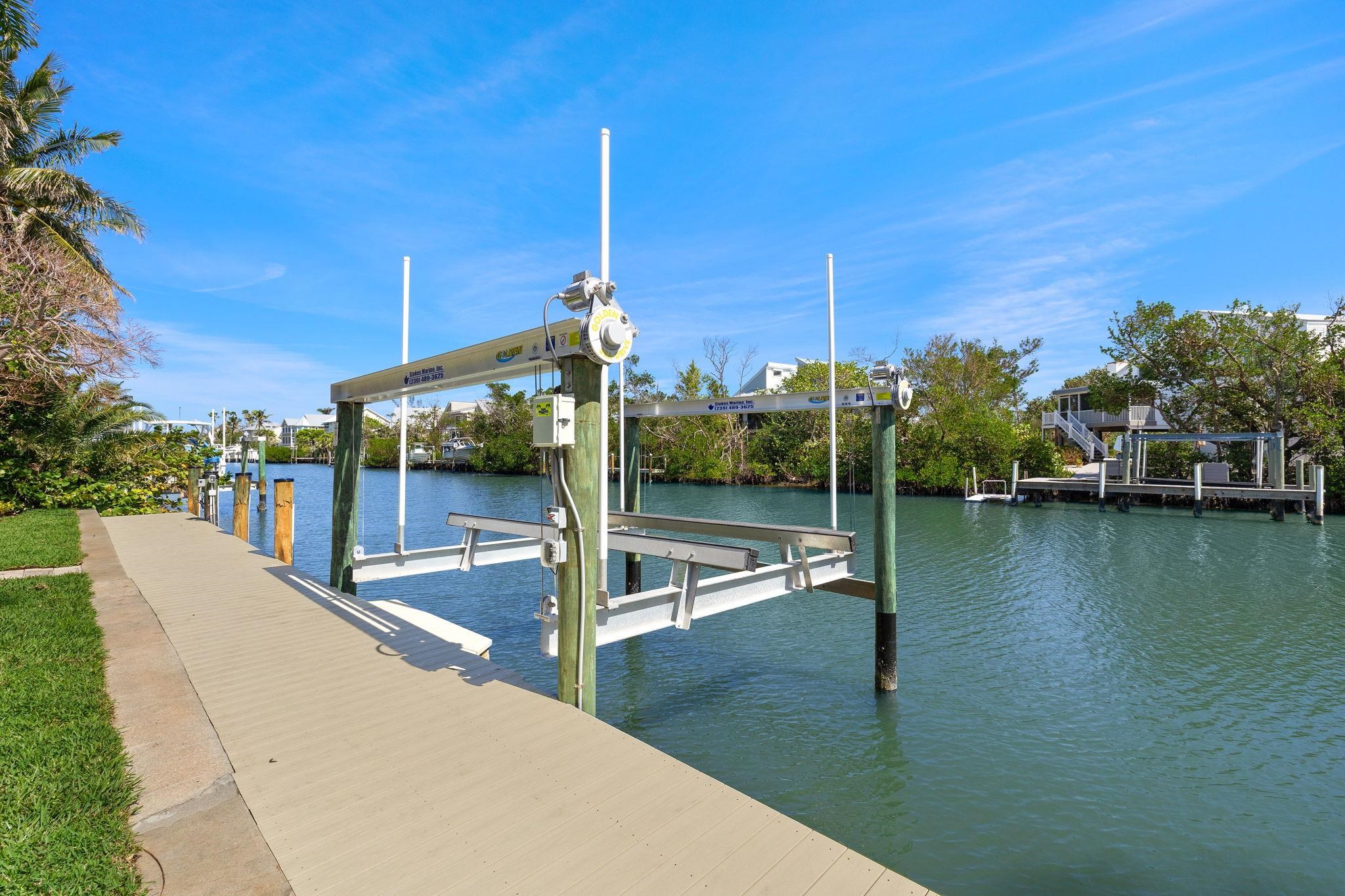 1672 Hibiscus Dr, Sanibel, FL 33957
