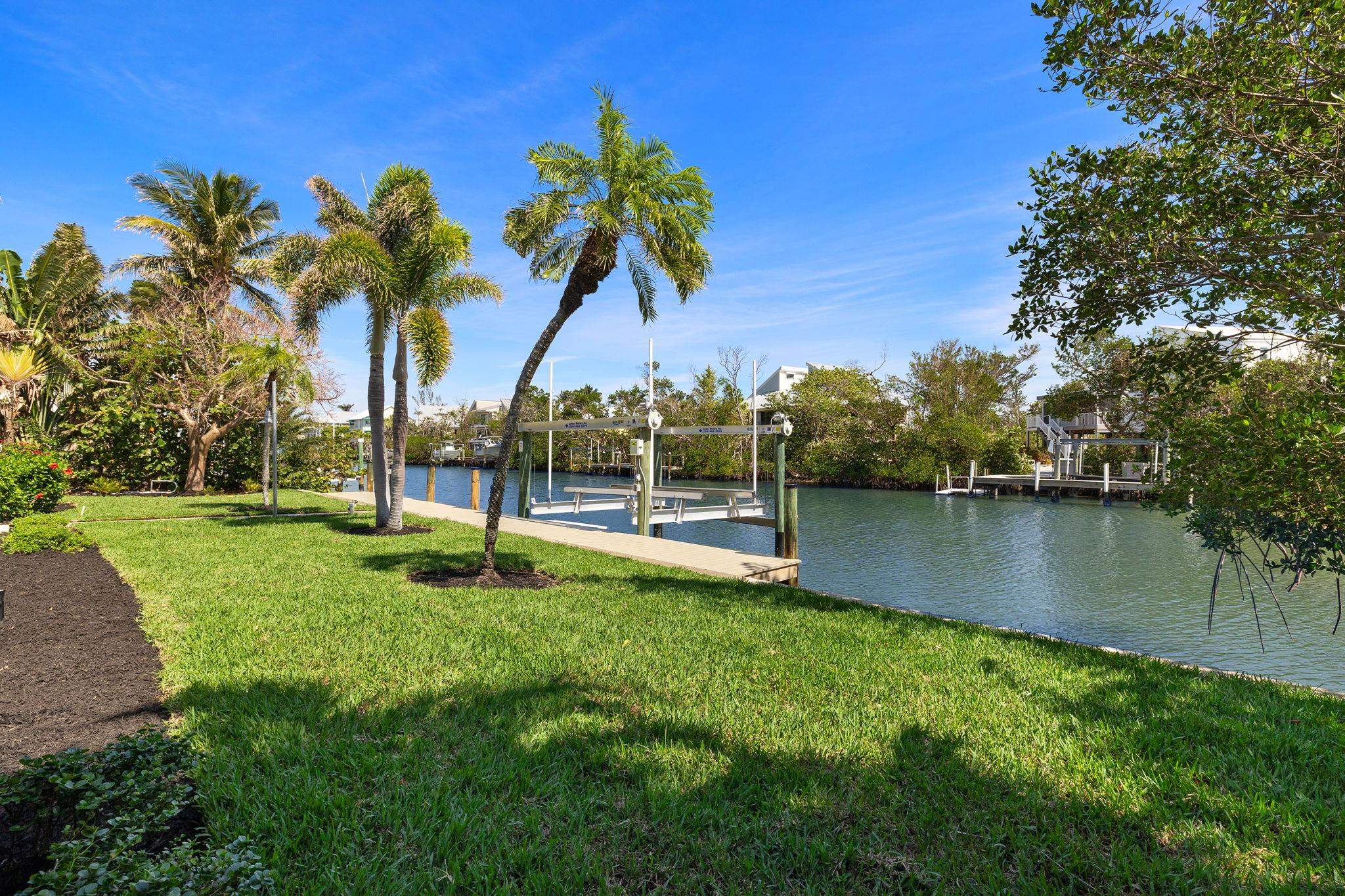 1672 Hibiscus Dr, Sanibel, FL 33957