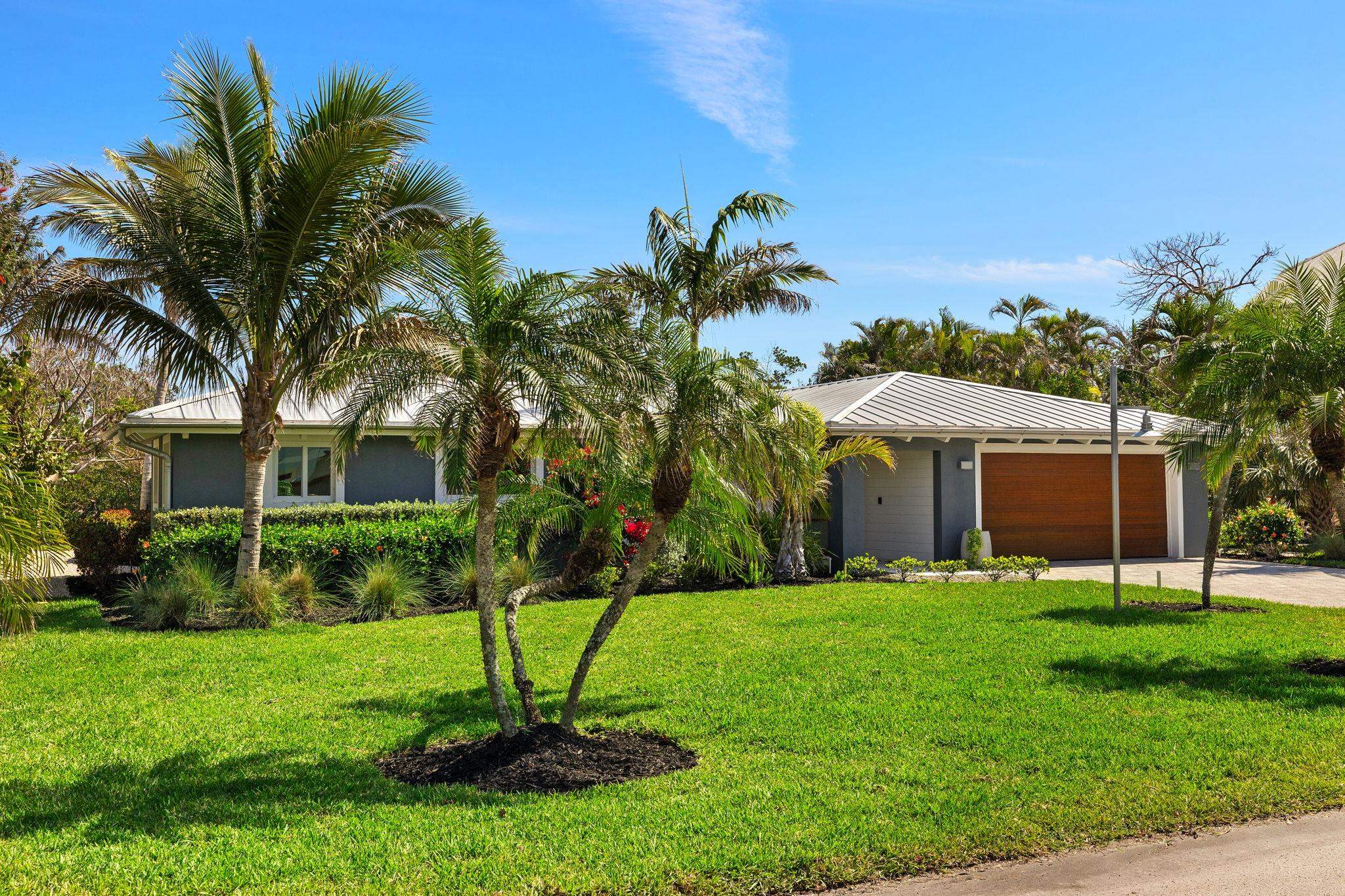 1672 Hibiscus Dr, Sanibel, FL 33957
