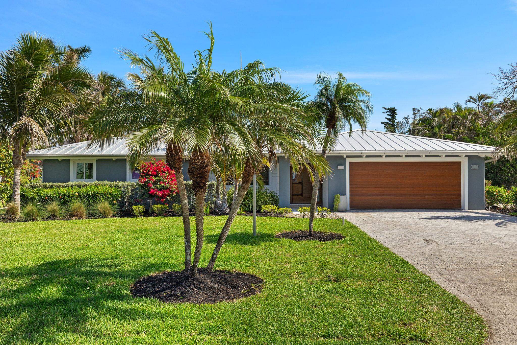 1672 Hibiscus Dr, Sanibel, FL 33957