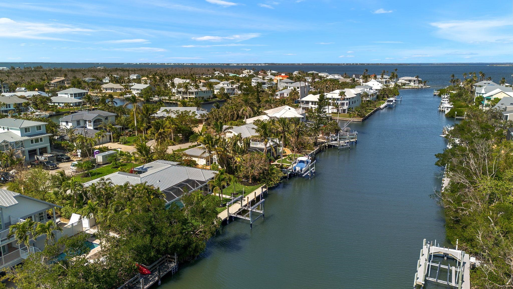 1672 Hibiscus Dr, Sanibel, FL 33957