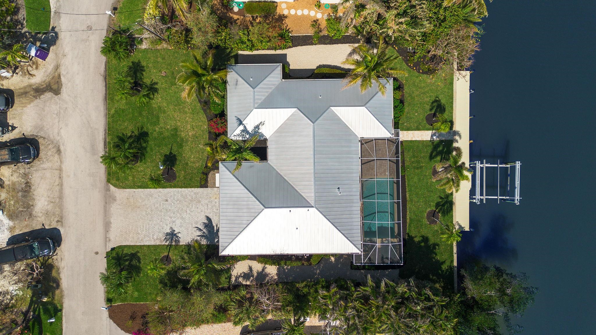 1672 Hibiscus Dr, Sanibel, FL 33957