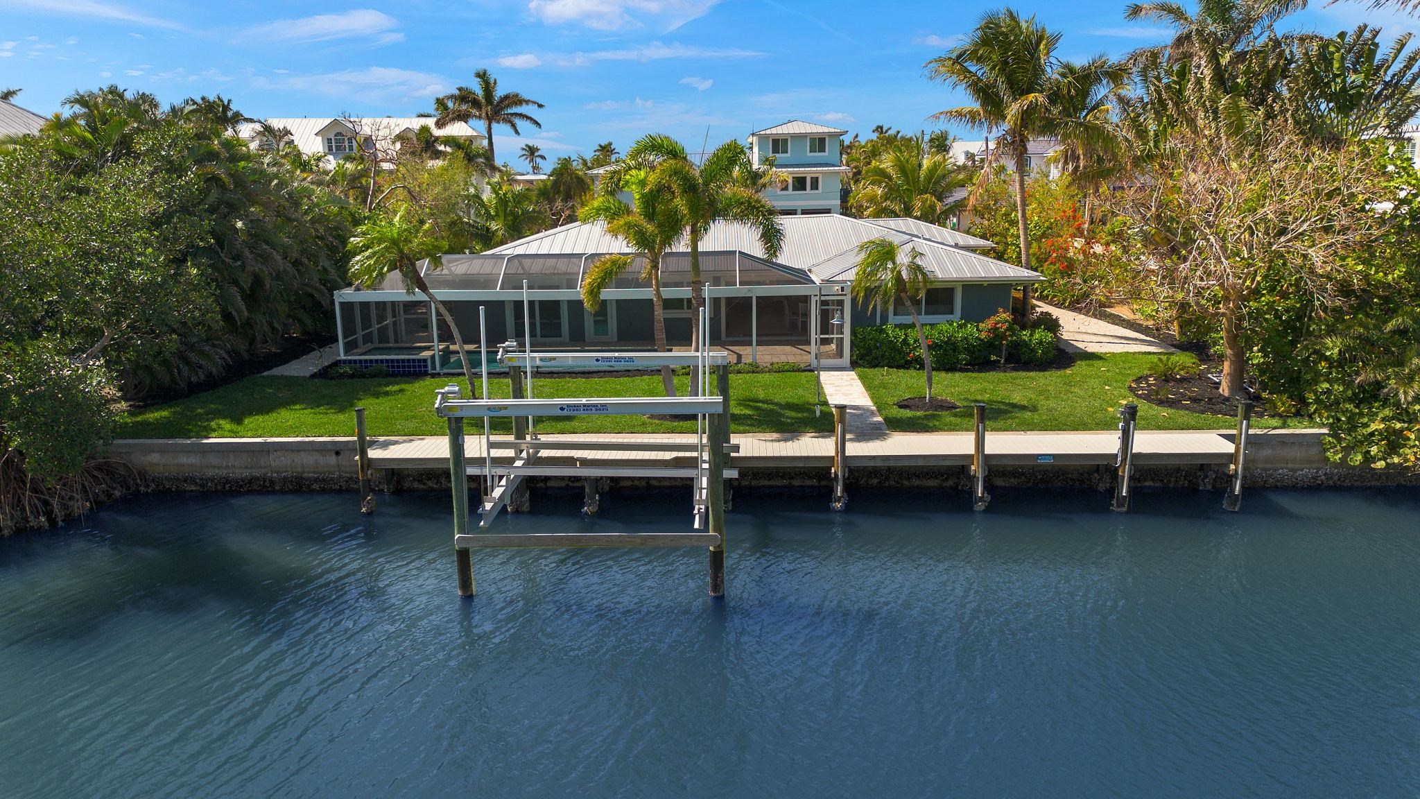 1672 Hibiscus Dr, Sanibel, FL 33957