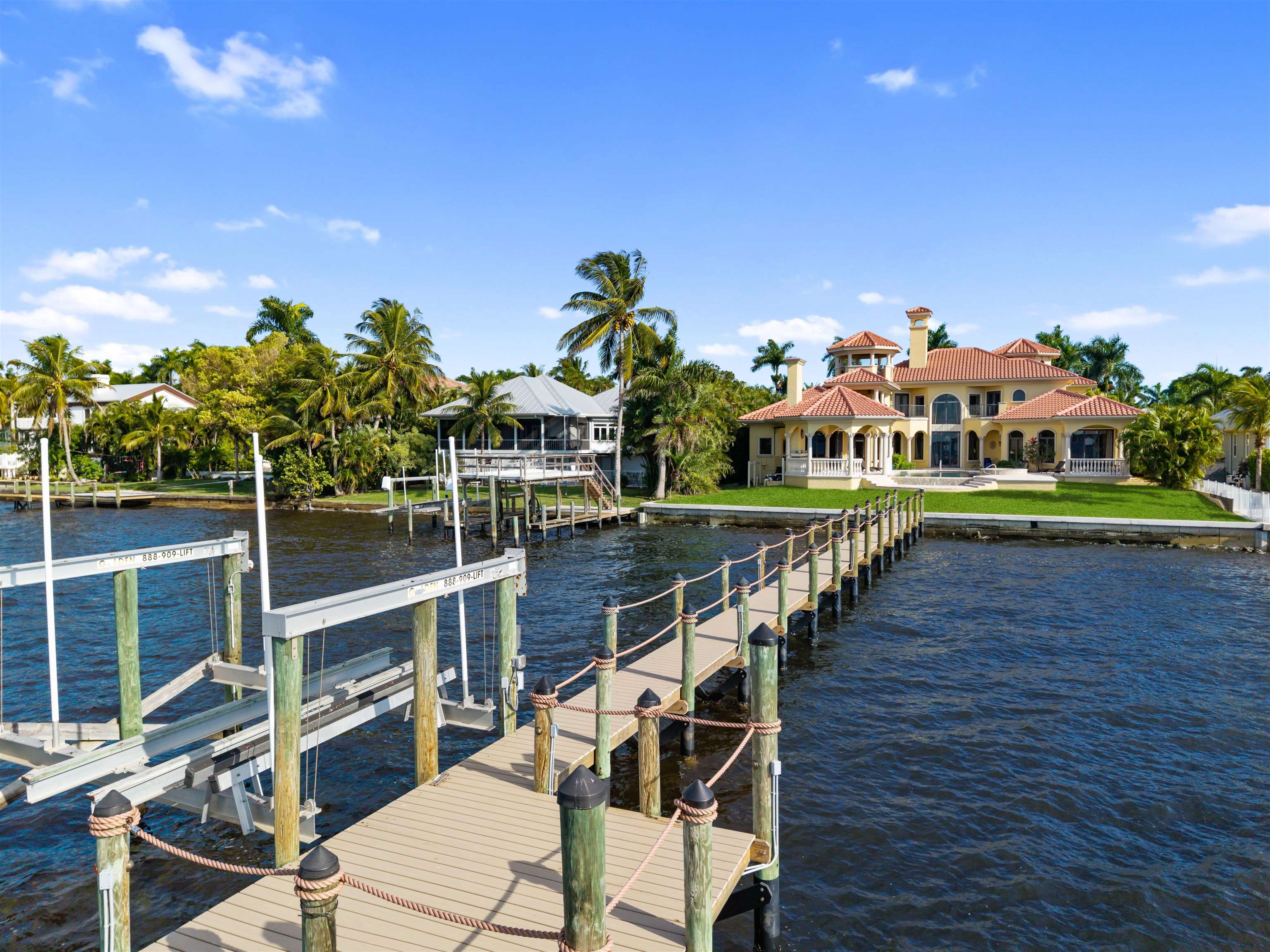 Fort Myers, Florida, 33901, United States, 4 Bedrooms Bedrooms, ,0.2 BathroomBathrooms,Residential,For Sale,1724052