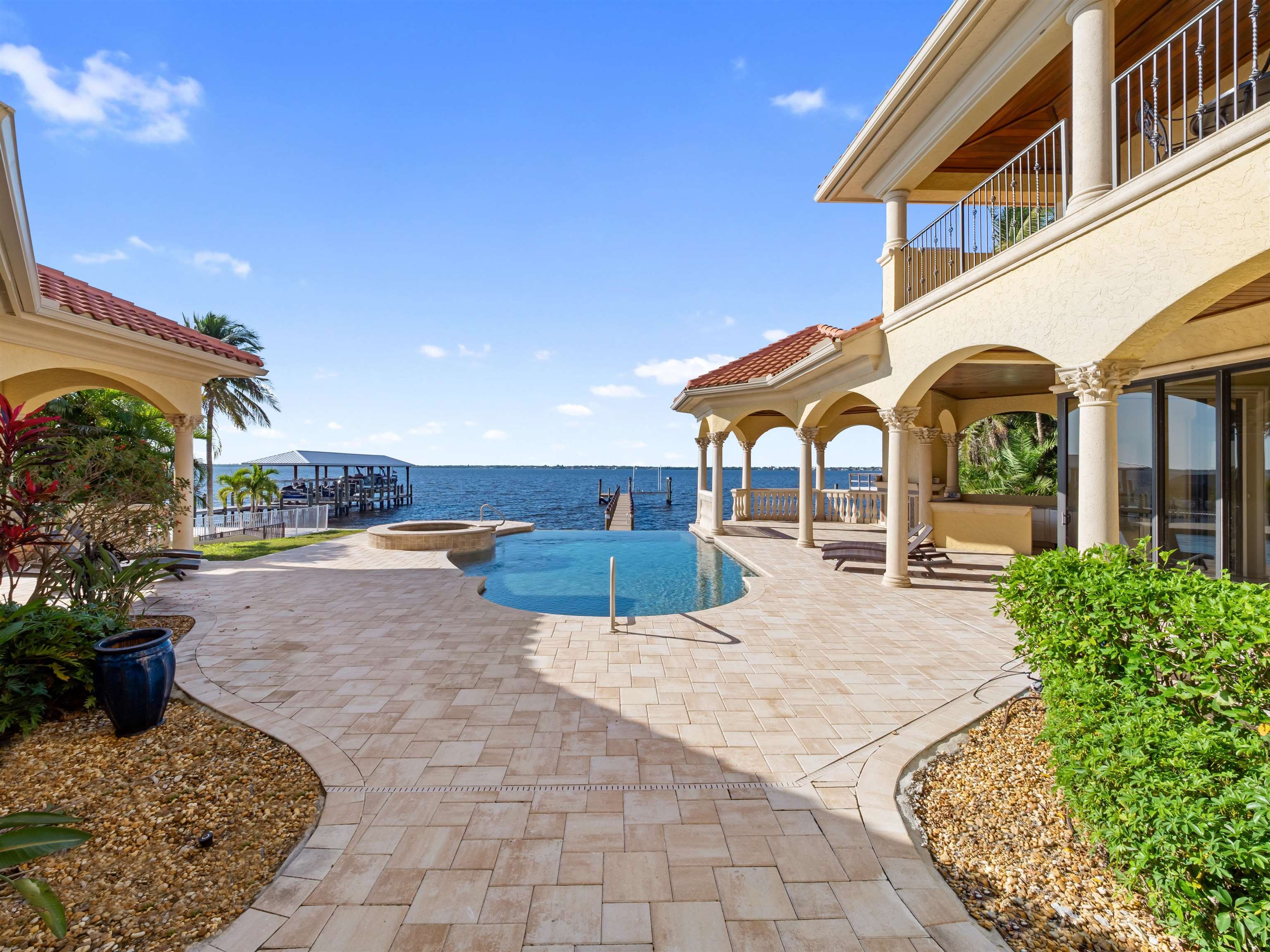 Fort Myers, Florida, 33901, United States, 4 Bedrooms Bedrooms, ,0.2 BathroomBathrooms,Residential,For Sale,1724052