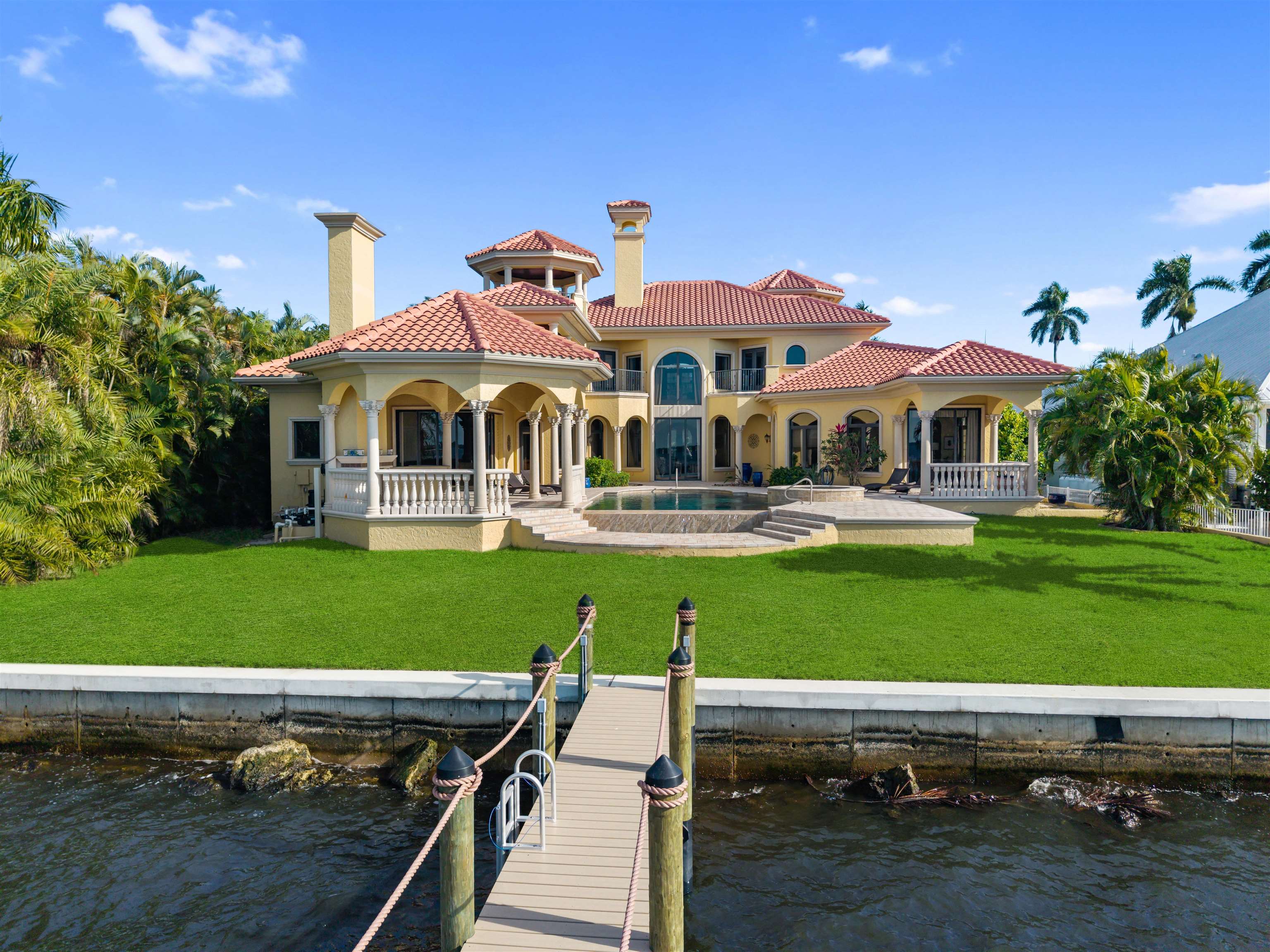 Fort Myers, Florida, 33901, United States, 4 Bedrooms Bedrooms, ,0.2 BathroomBathrooms,Residential,For Sale,1724052