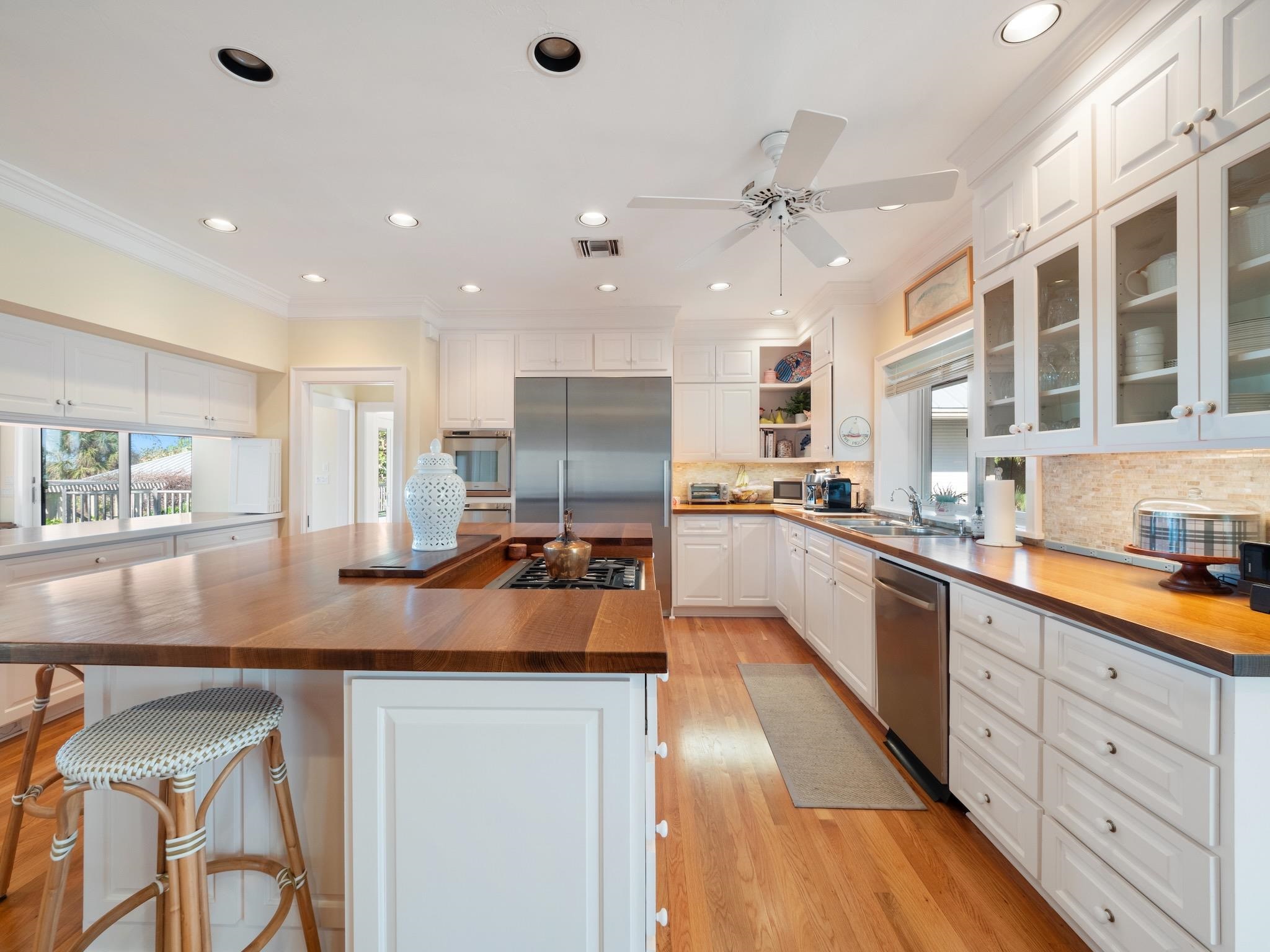 Captiva, Florida, 33924, United States, 5 Bedrooms Bedrooms, ,0.1 BathroomBathrooms,Residential,For Sale,1724054