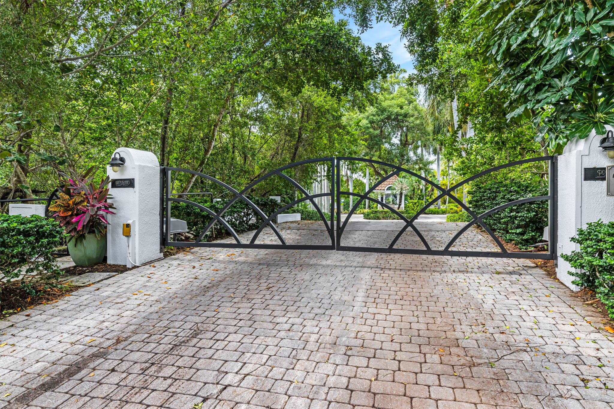 Sanibel, Florida, 33957, United States, 4 Bedrooms Bedrooms, ,0.1 BathroomBathrooms,Residential,For Sale,1852581