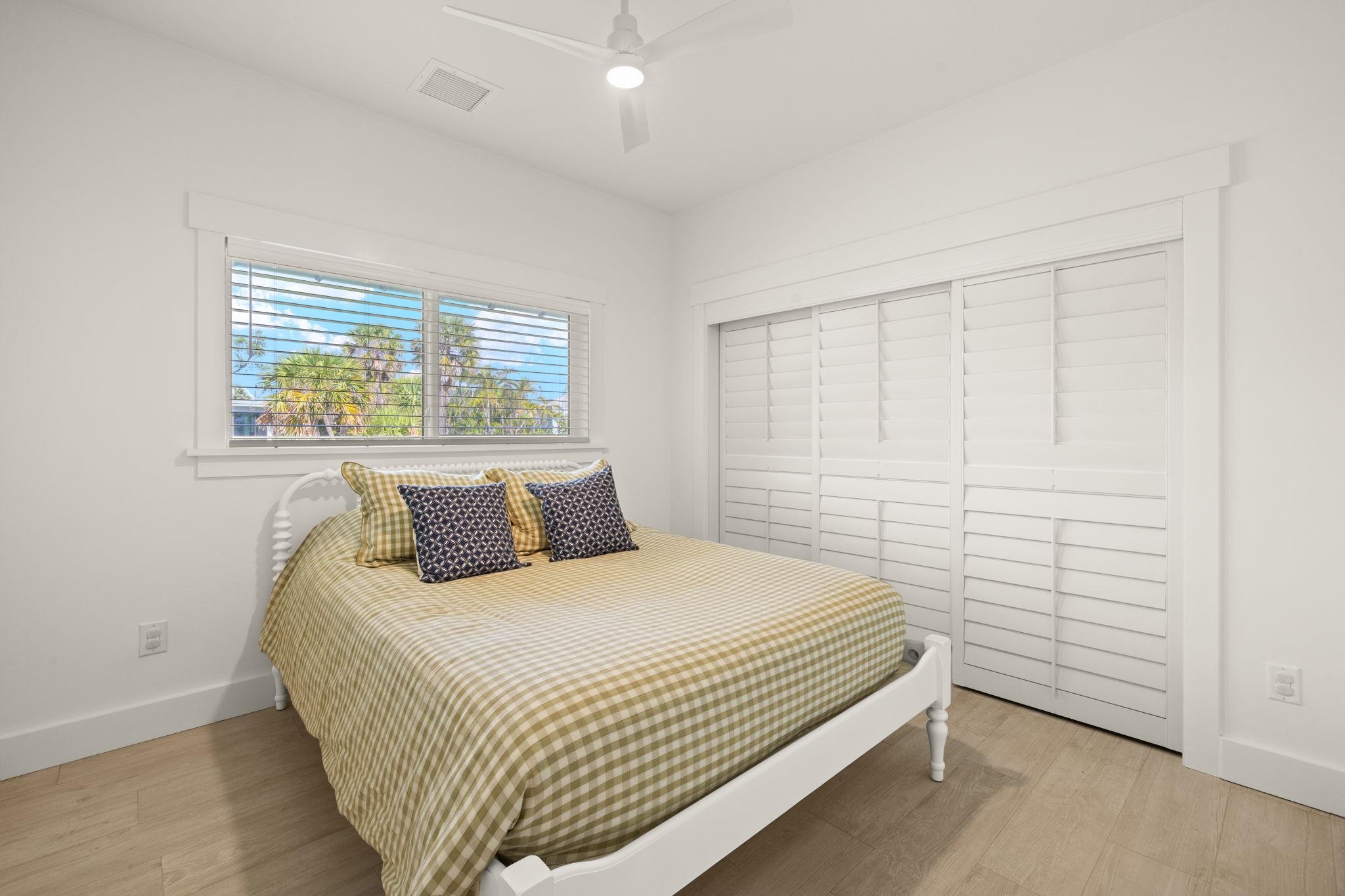 773 Cardium St, Sanibel, FL 33957