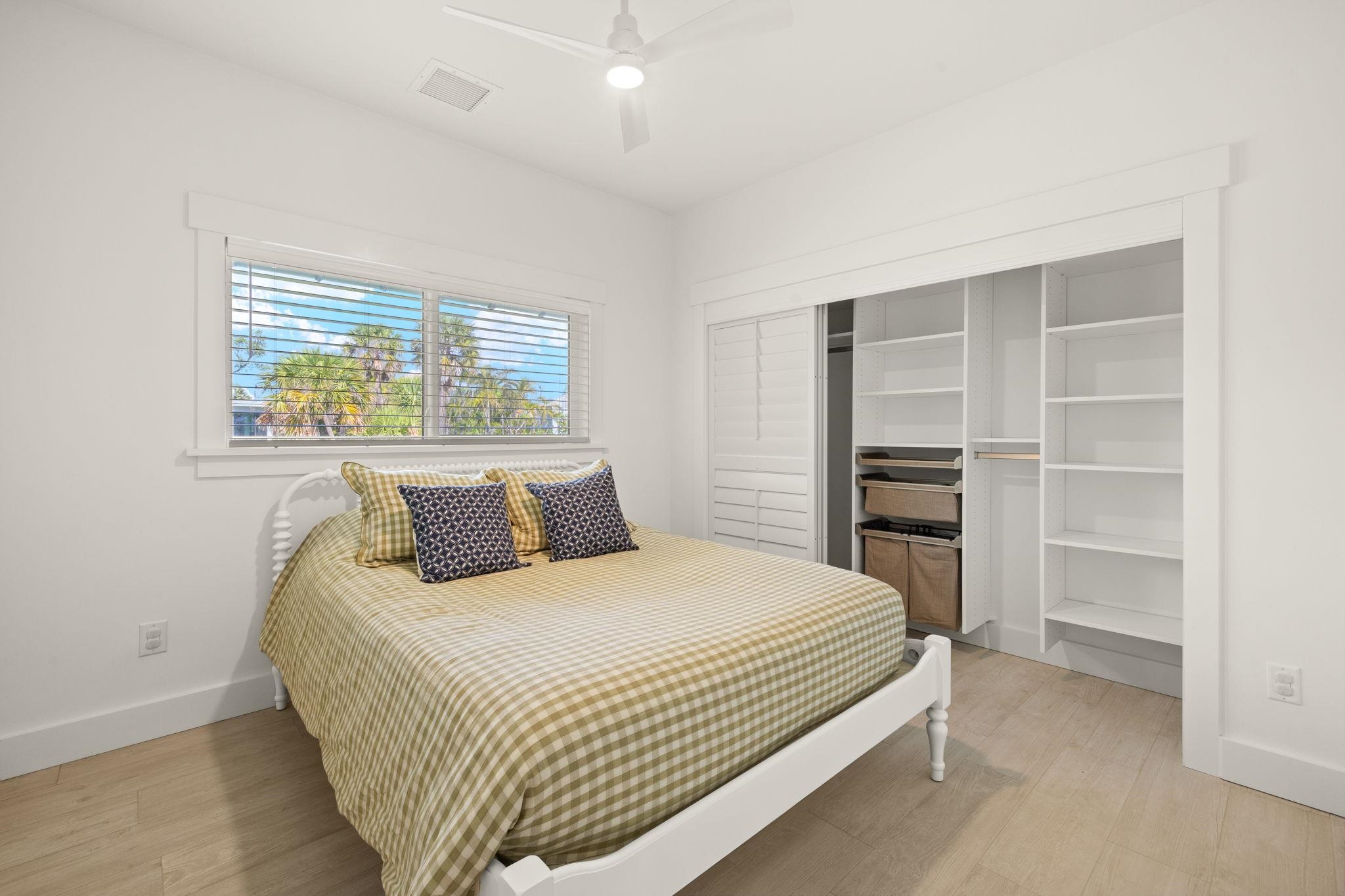 773 Cardium St, Sanibel, FL 33957