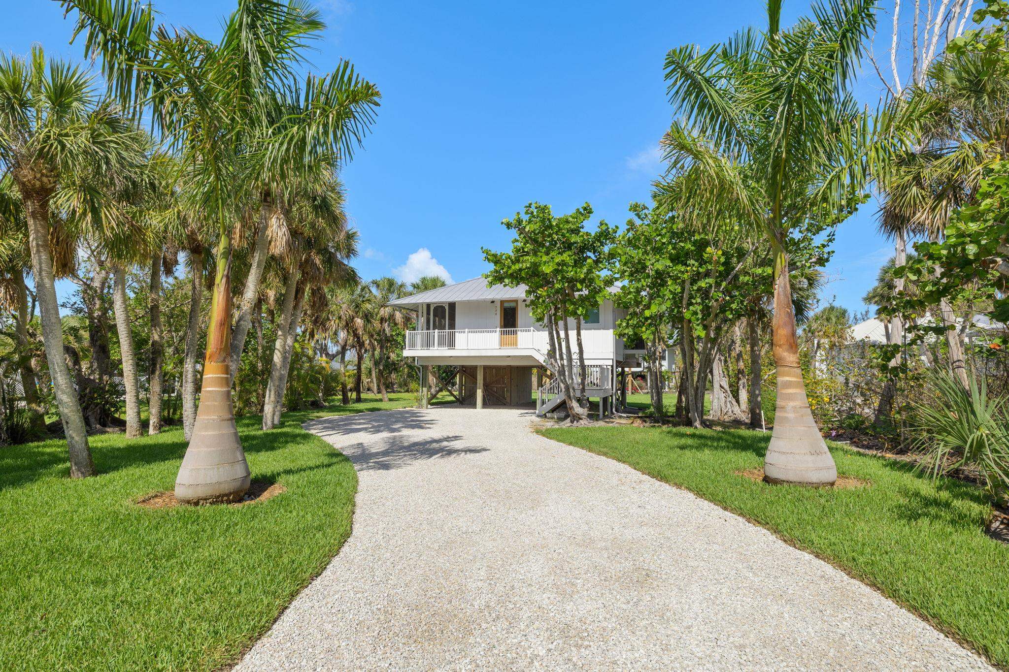 773 Cardium St, Sanibel, FL 33957