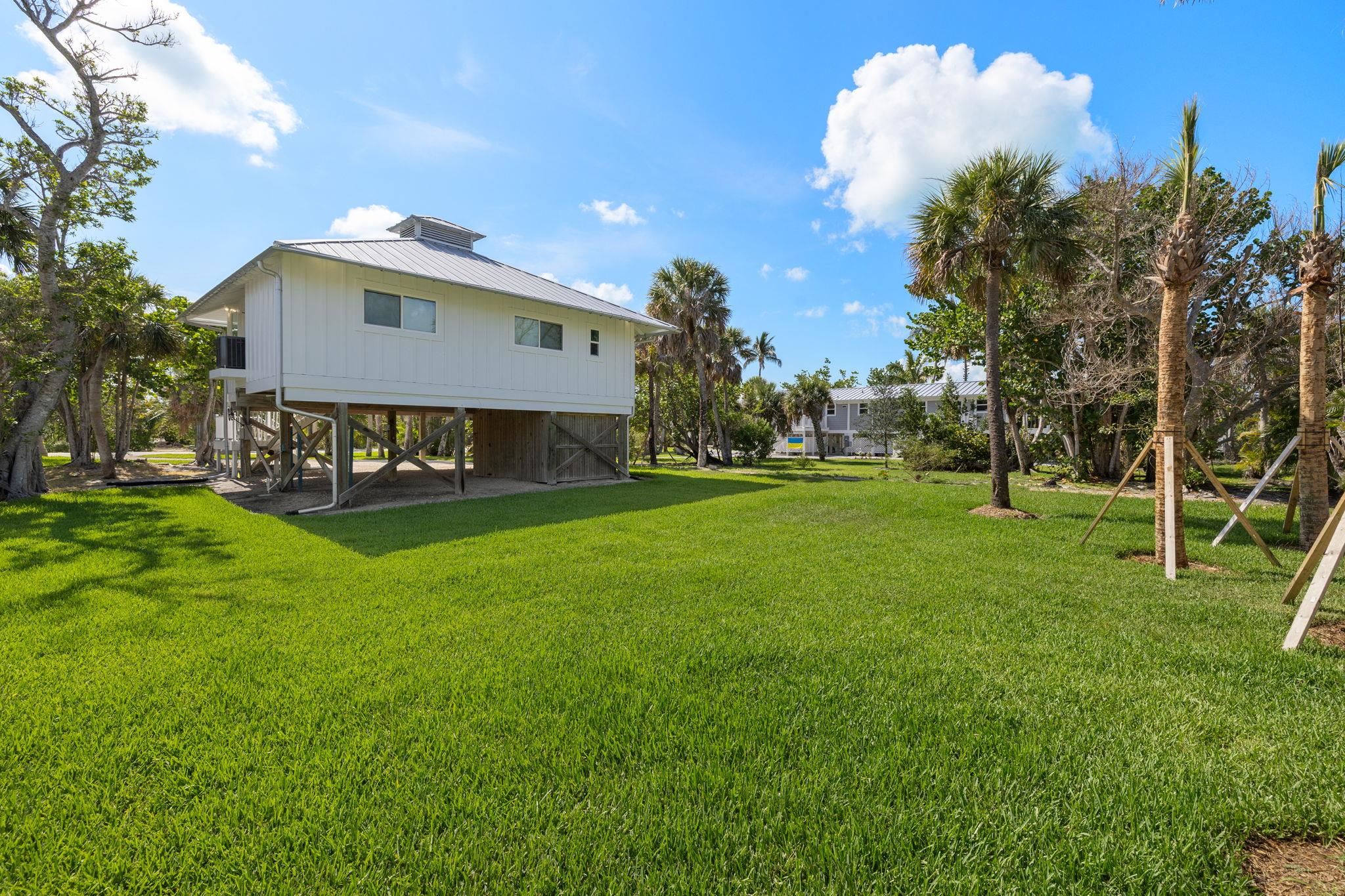 773 Cardium St, Sanibel, FL 33957