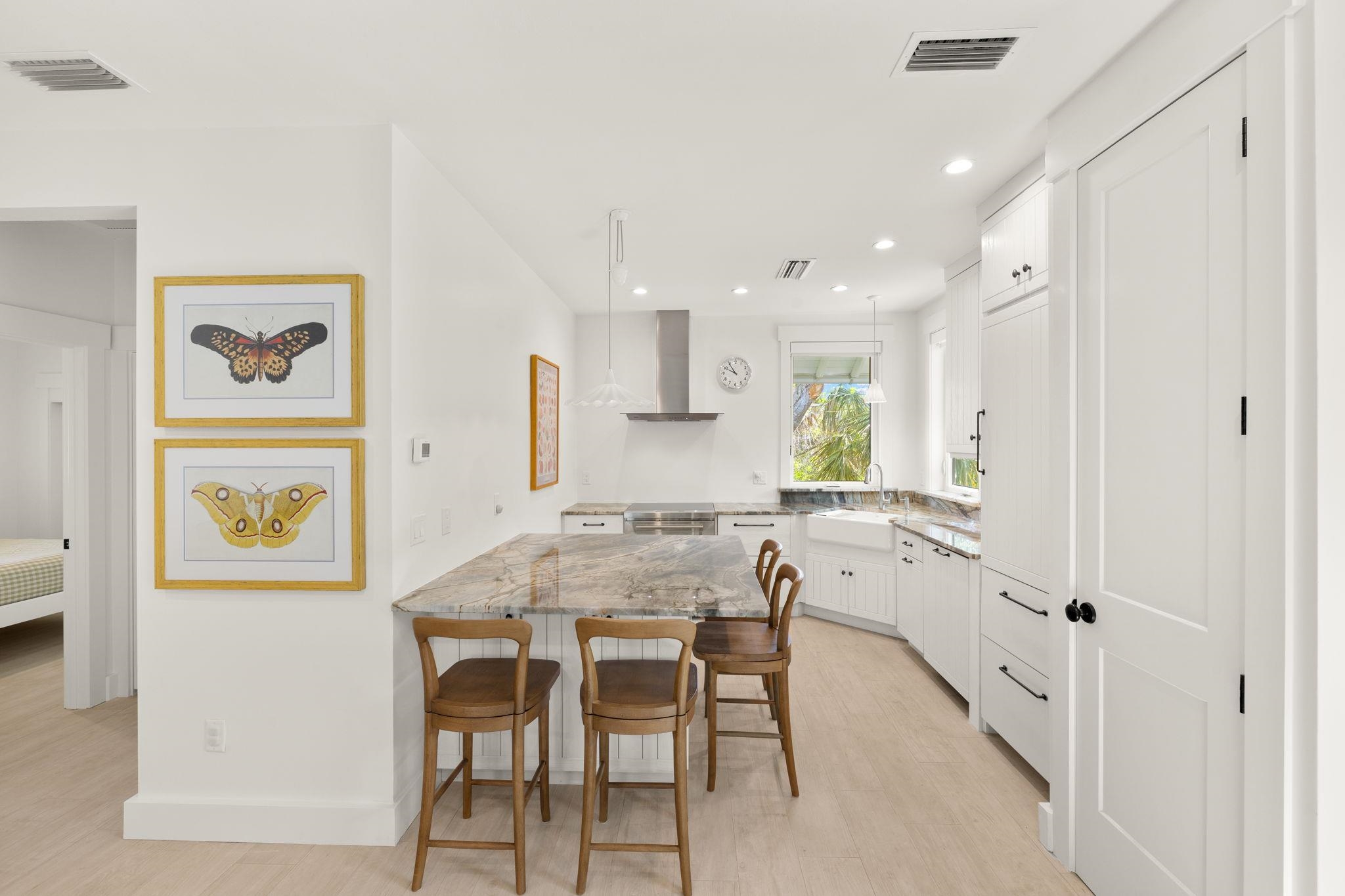 773 Cardium St, Sanibel, FL 33957