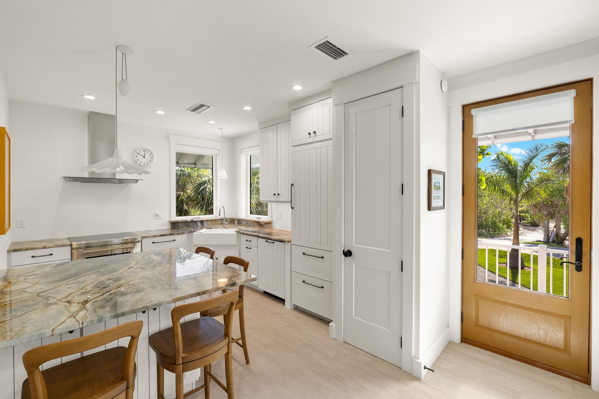 773 Cardium St, Sanibel, FL 33957