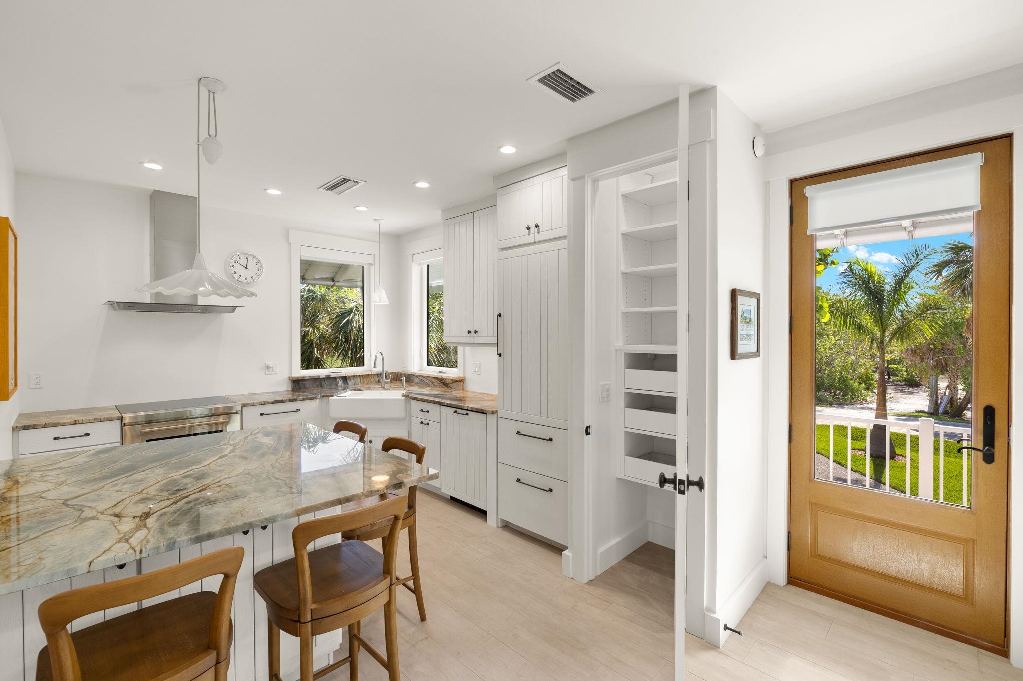 773 Cardium St, Sanibel, FL 33957