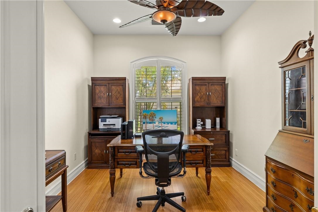 Fort Myers, Florida, 33908, United States, 4 Bedrooms Bedrooms, ,0.1 BathroomBathrooms,Residential,For Sale,1849416
