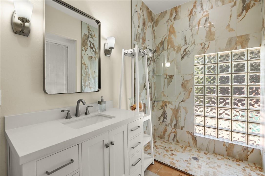 Fort Myers, Florida, 33908, United States, 4 Bedrooms Bedrooms, ,0.1 BathroomBathrooms,Residential,For Sale,1849416