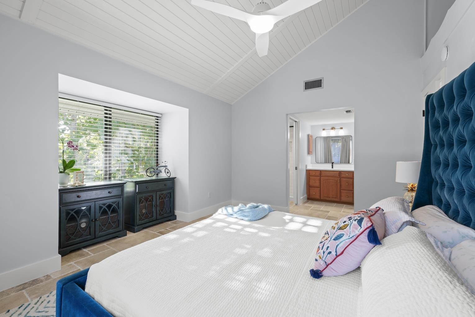 980 Sand Castle Rd, Sanibel, FL 33957
