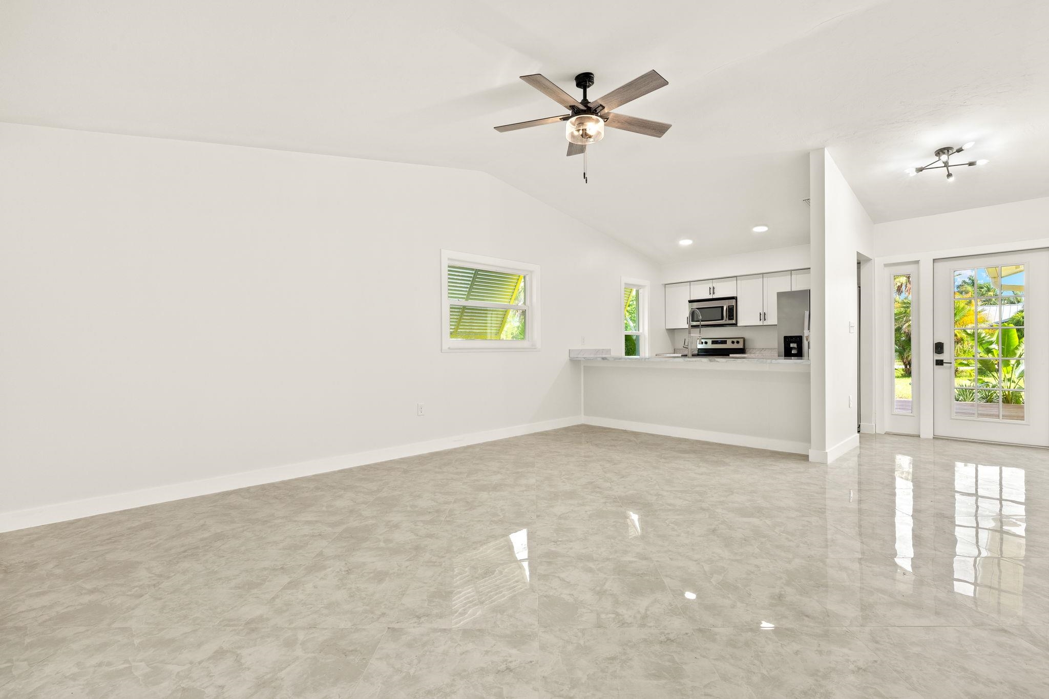 1672 Atlanta Plaza Dr, Sanibel, FL 33957