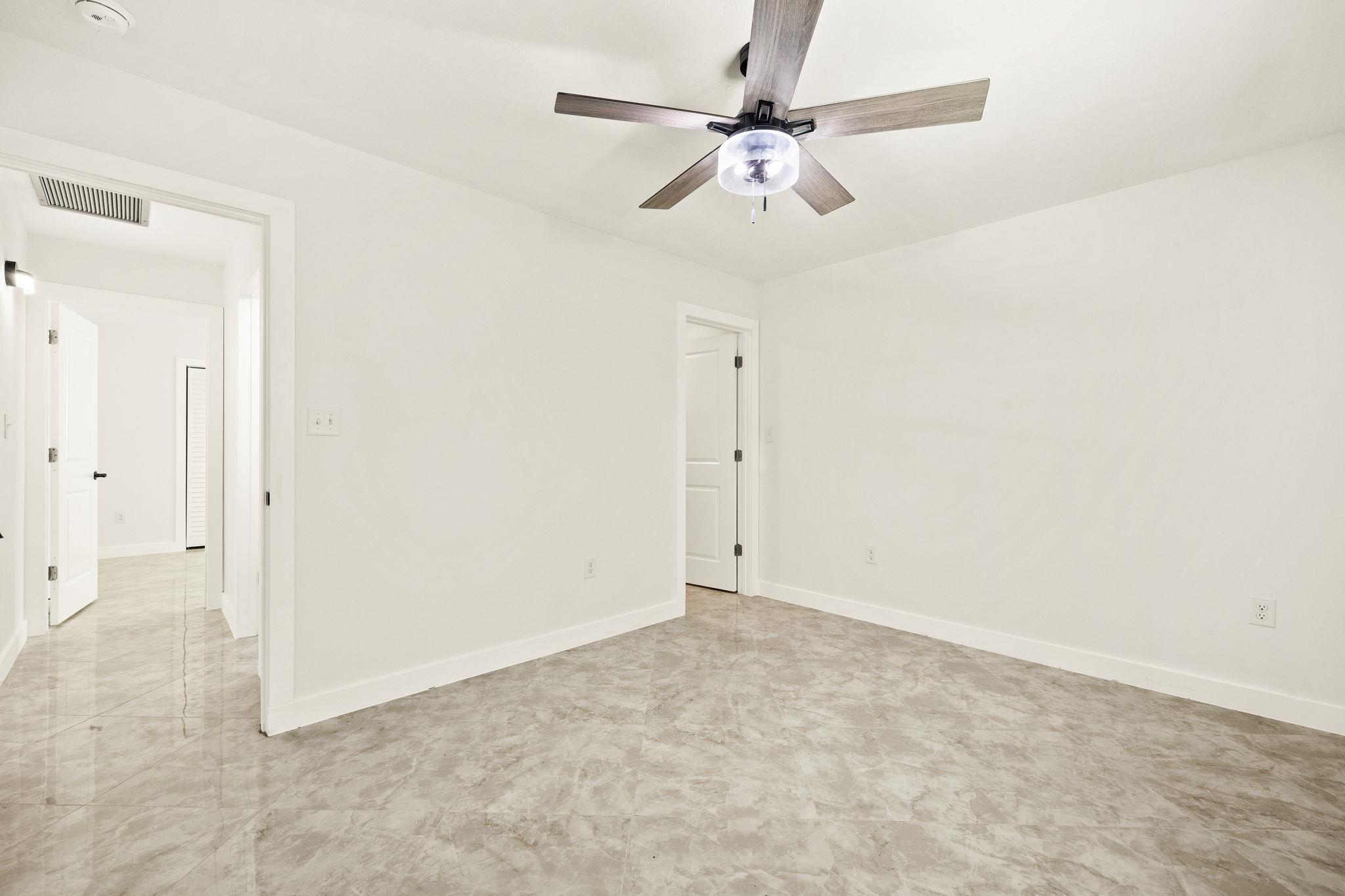1672 Atlanta Plaza Dr, Sanibel, FL 33957
