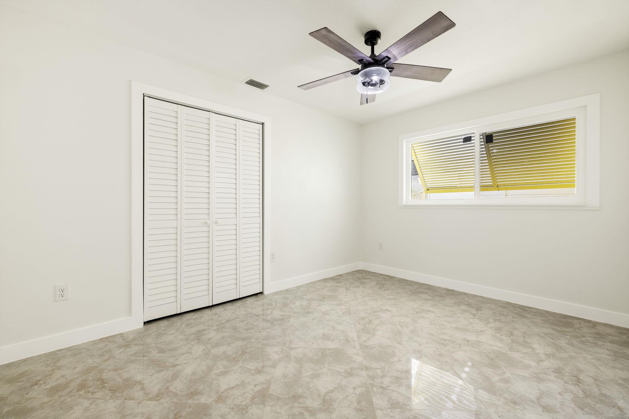 1672 Atlanta Plaza Dr, Sanibel, FL 33957