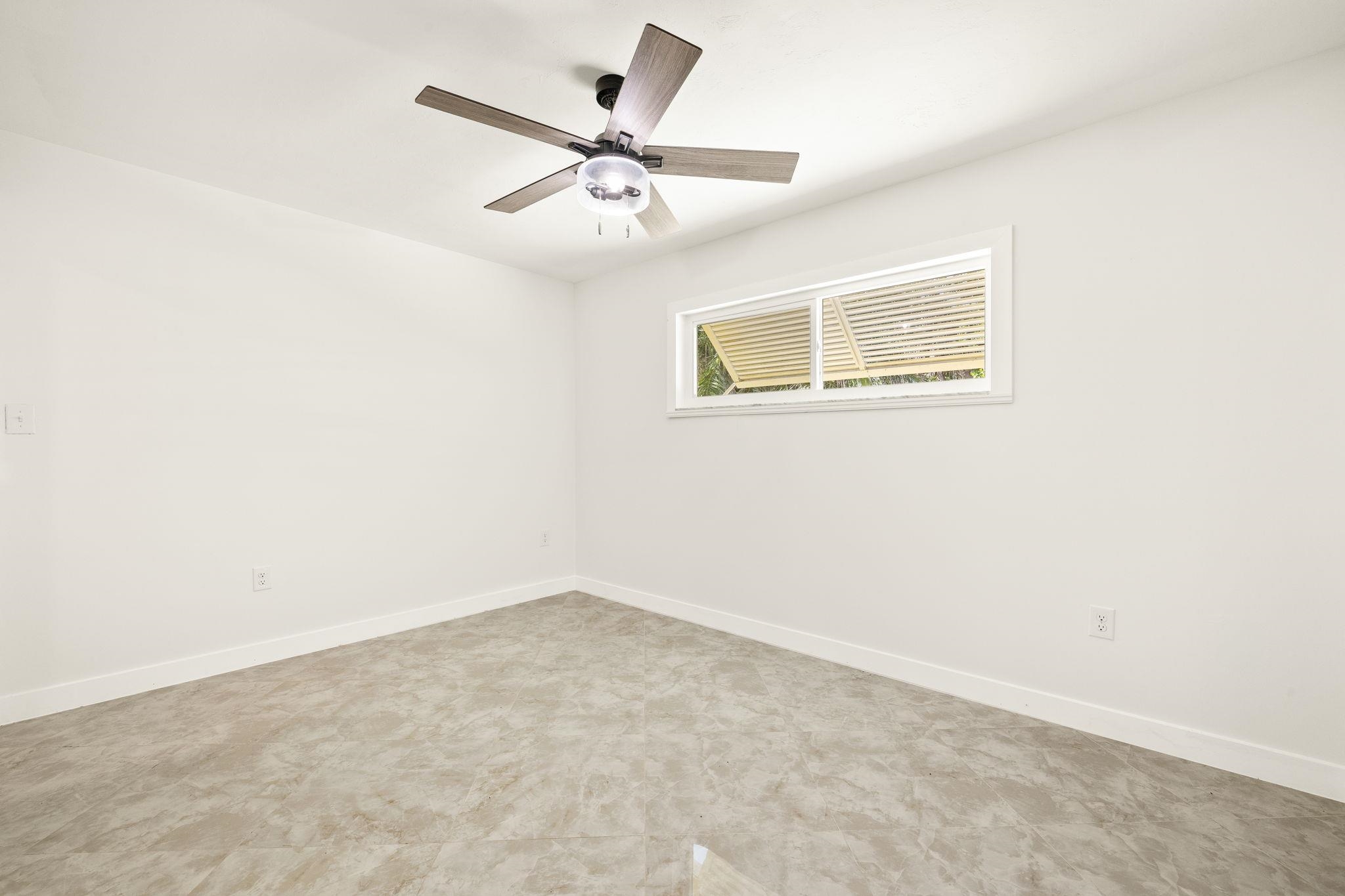1672 Atlanta Plaza Dr, Sanibel, FL 33957