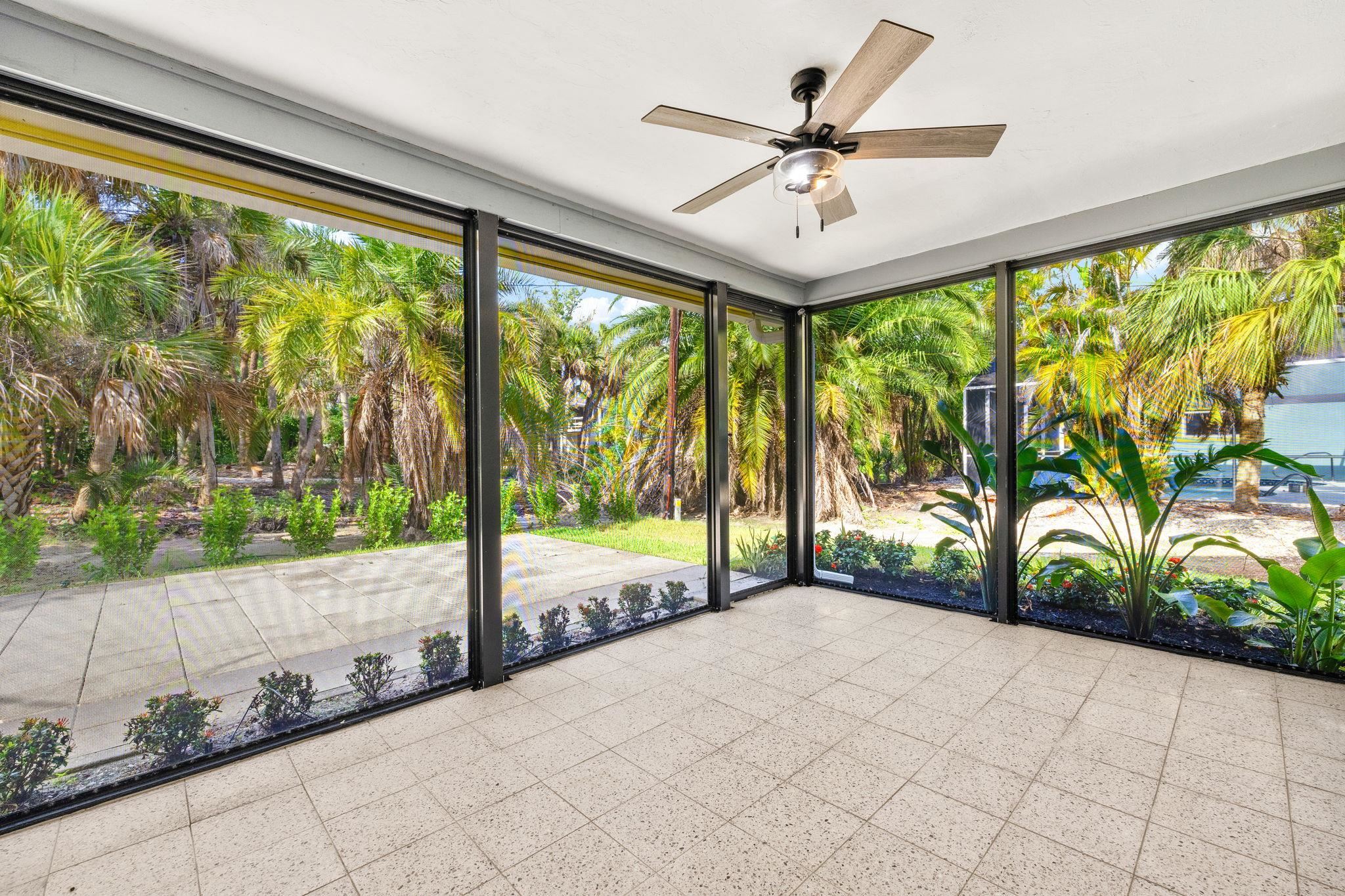 1672 Atlanta Plaza Dr, Sanibel, FL 33957