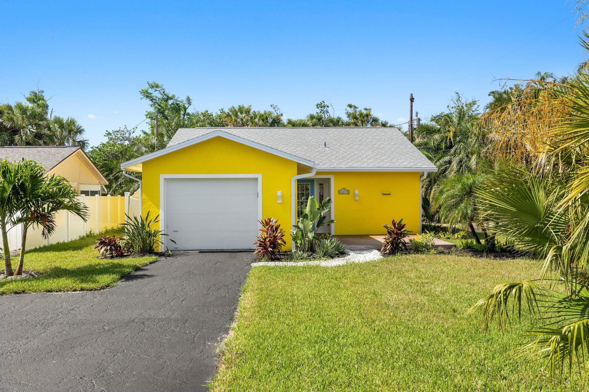 1672 Atlanta Plaza Dr, Sanibel, FL 33957