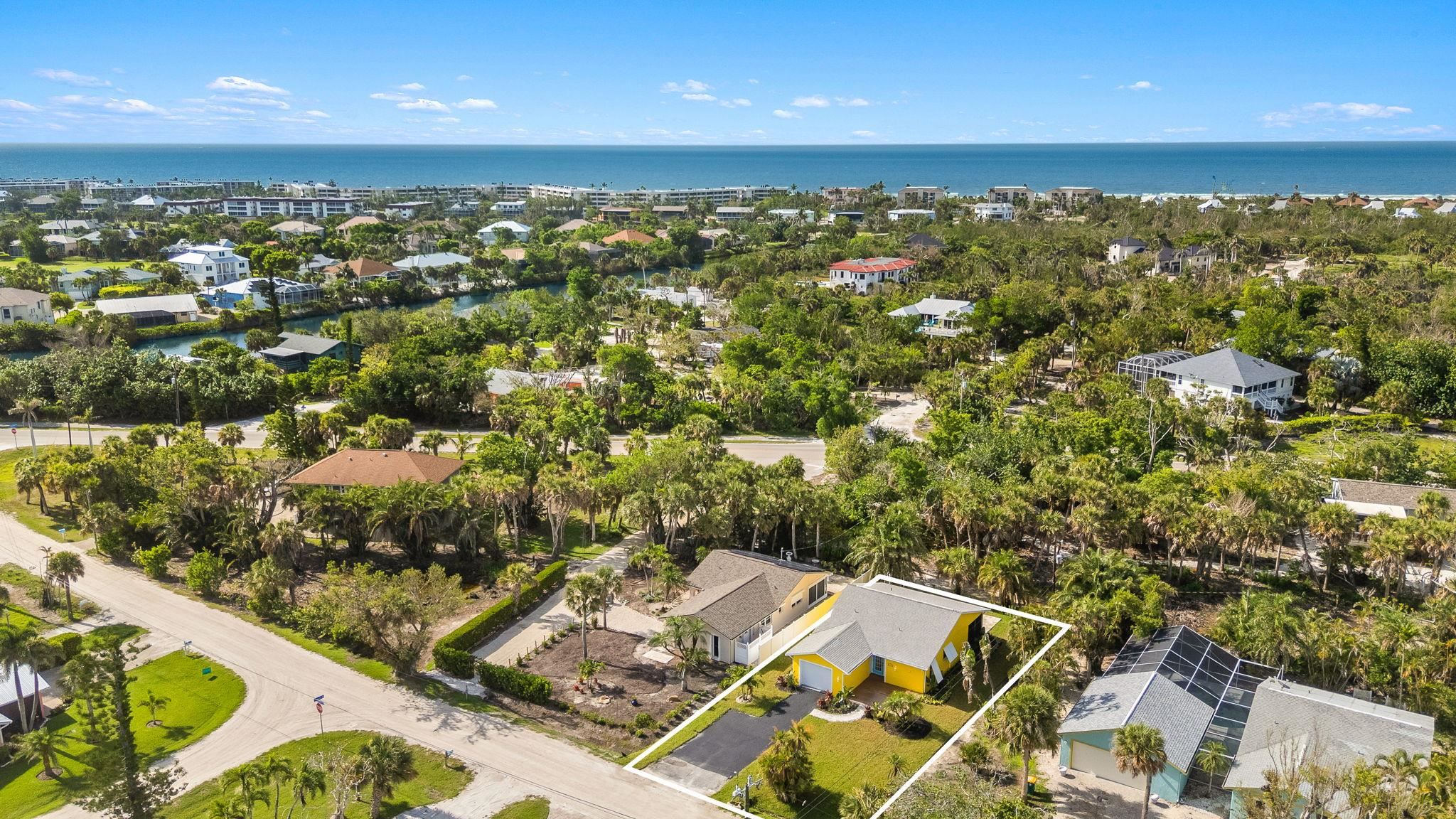 1672 Atlanta Plaza Dr, Sanibel, FL 33957
