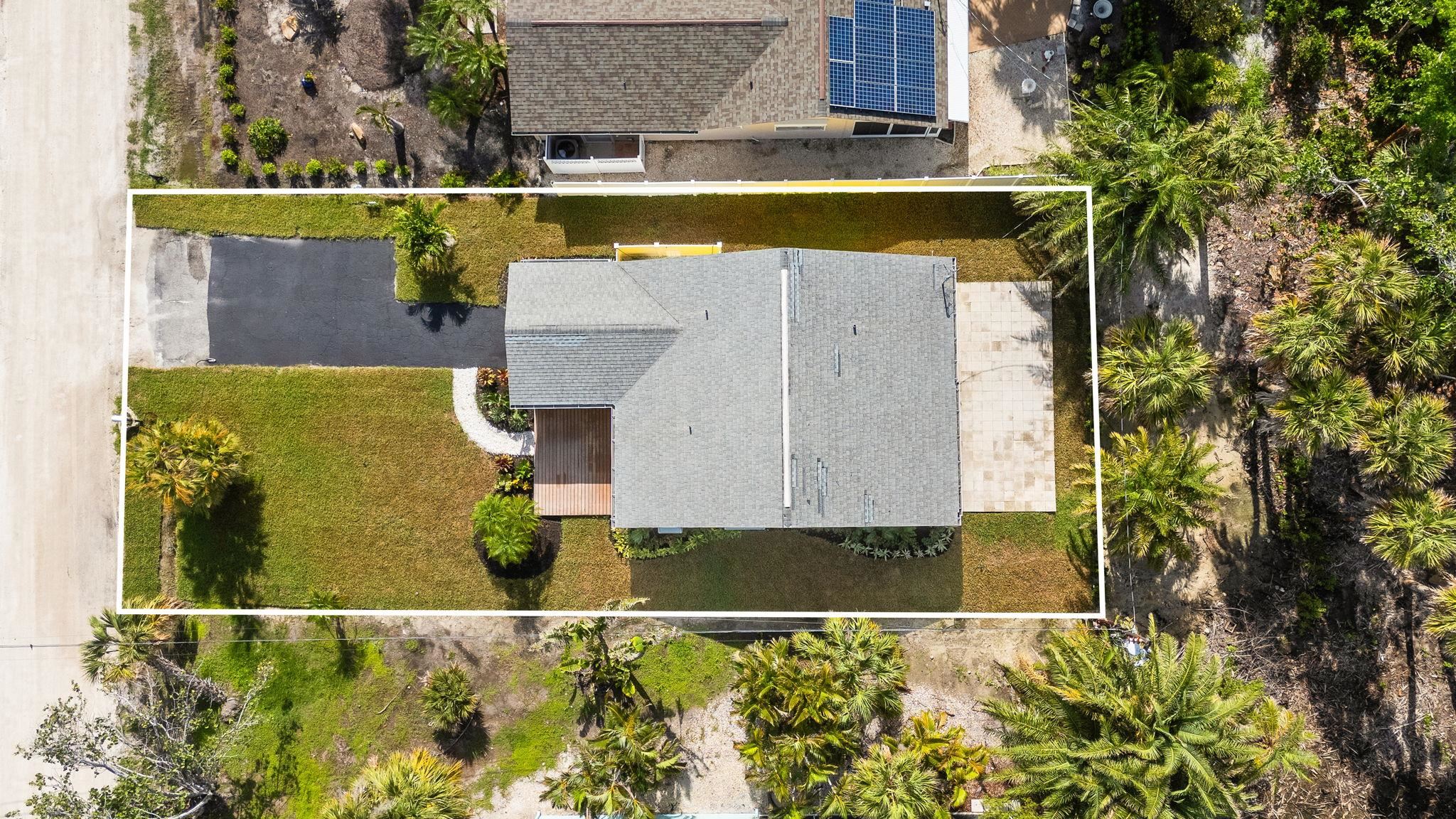 1672 Atlanta Plaza Dr, Sanibel, FL 33957