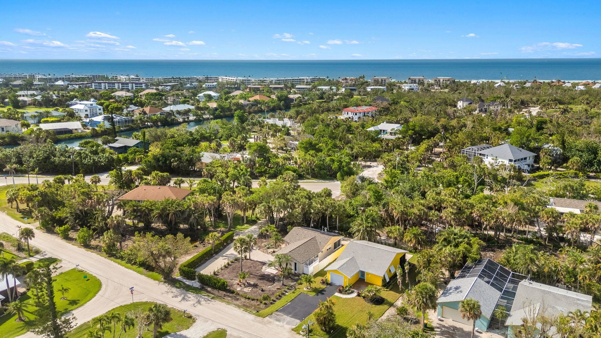1672 Atlanta Plaza Dr, Sanibel, FL 33957