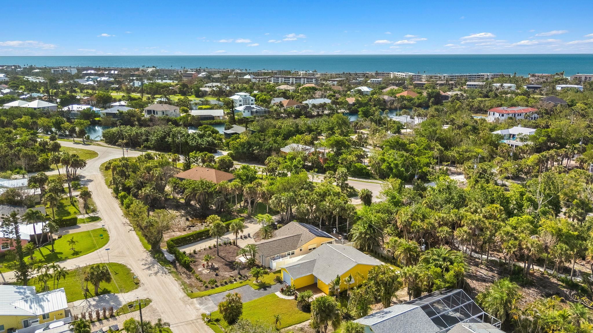 1672 Atlanta Plaza Dr, Sanibel, FL 33957