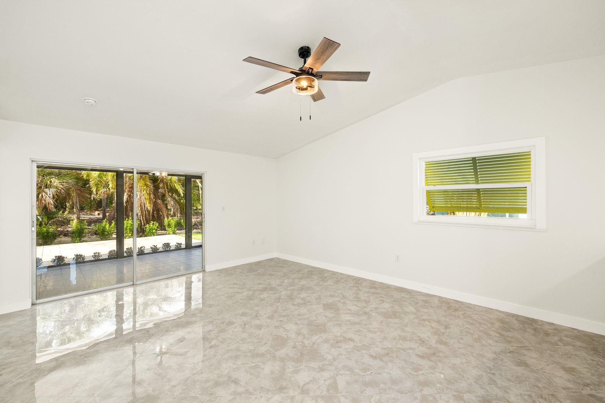 1672 Atlanta Plaza Dr, Sanibel, FL 33957