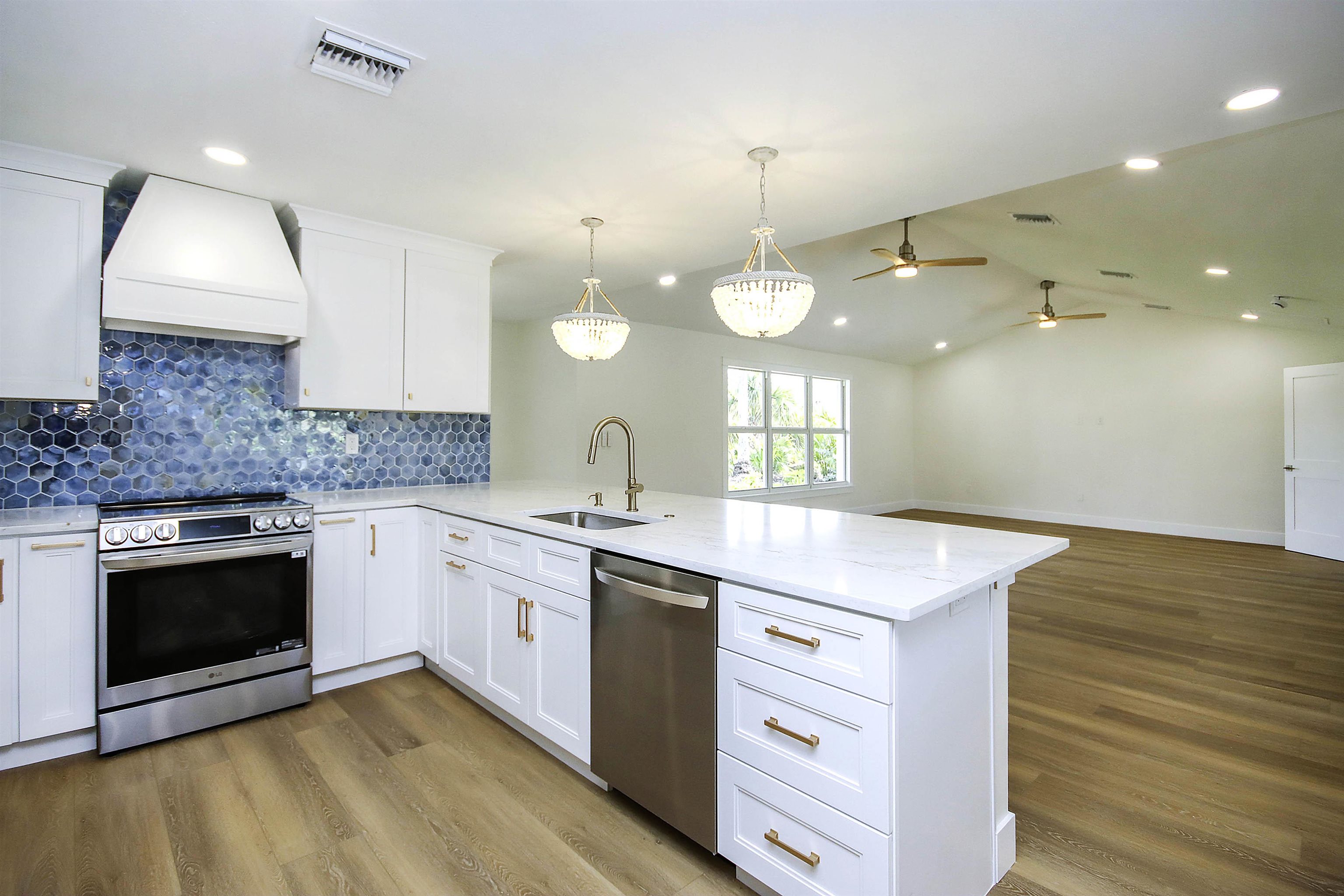 Sanibel, Florida, 33957, United States, 3 Bedrooms Bedrooms, ,0.1 BathroomBathrooms,Residential,For Sale,1986929