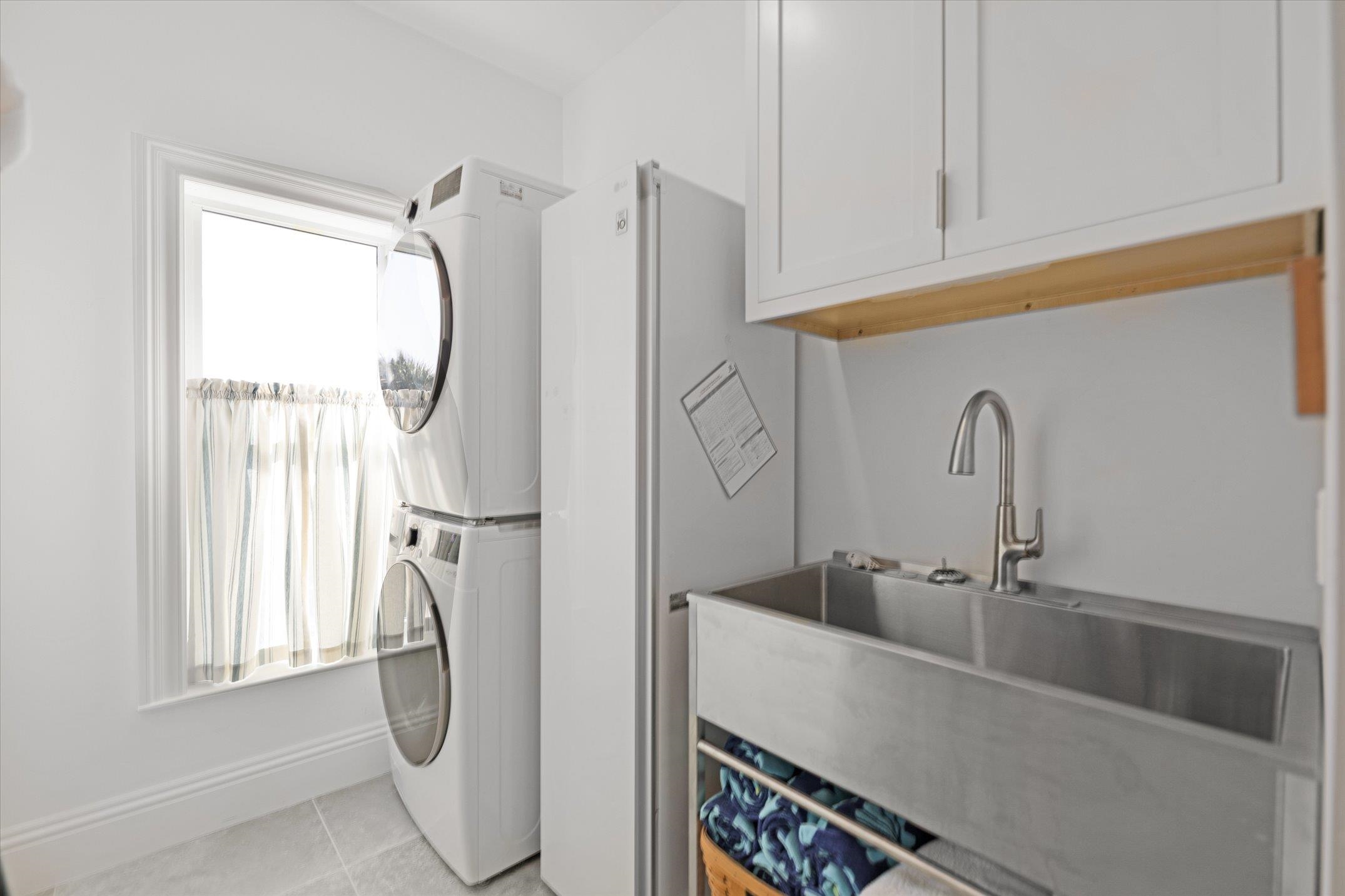 Sanibel, Florida, 33957, United States, 4 Bedrooms Bedrooms, ,Residential,For Sale,1964311