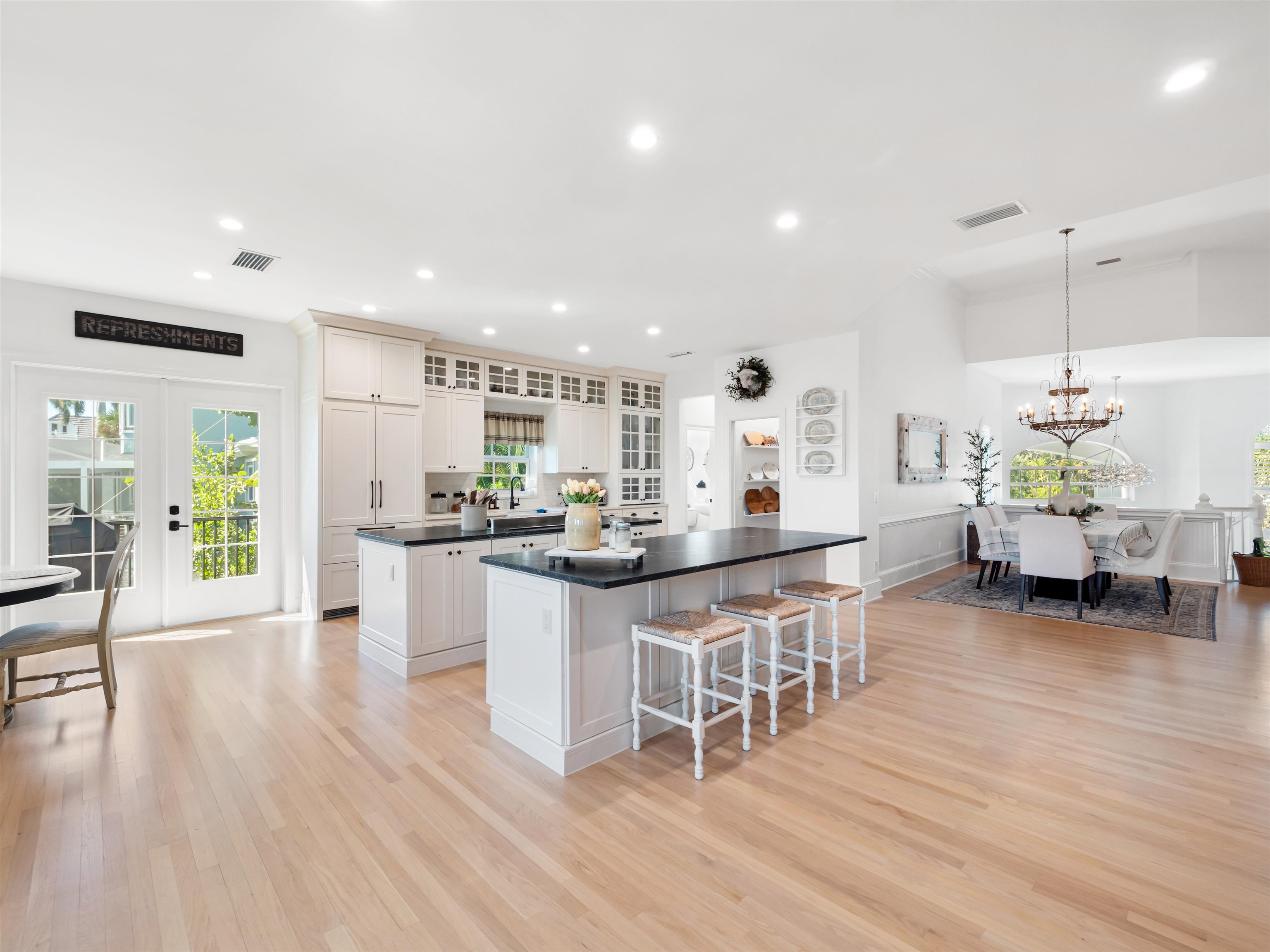 Sanibel, Florida, 33957, United States, 4 Bedrooms Bedrooms, ,0.1 BathroomBathrooms,Residential,For Sale,1971029