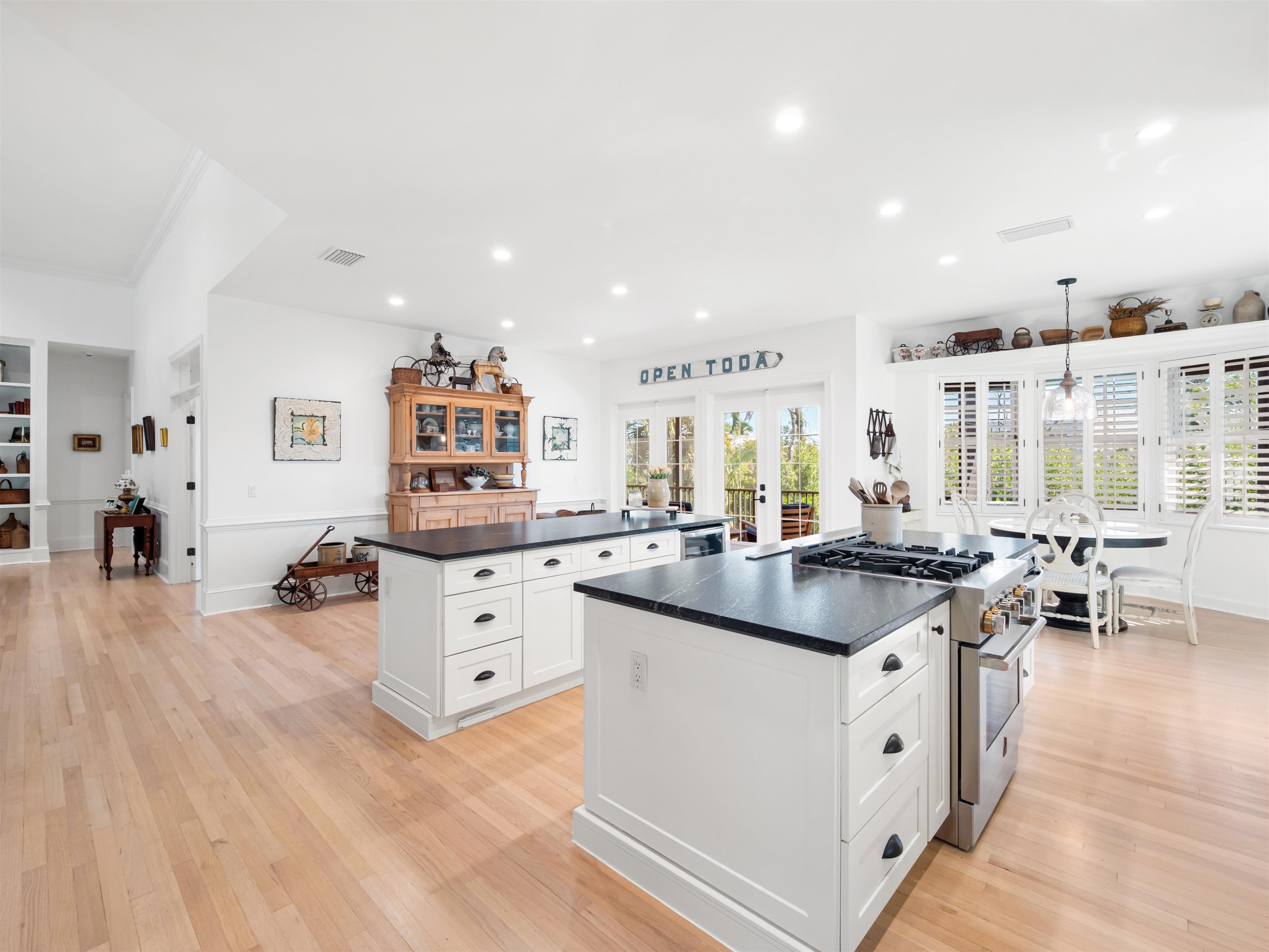 Sanibel, Florida, 33957, United States, 4 Bedrooms Bedrooms, ,0.1 BathroomBathrooms,Residential,For Sale,1971029