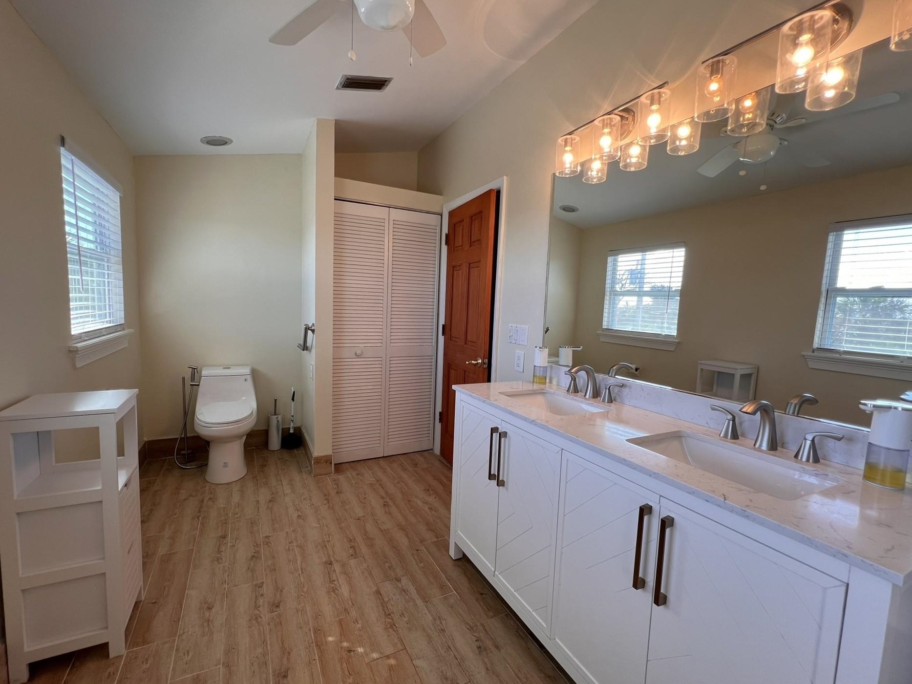 Sanibel, Florida, 33957, United States, 4 Bedrooms Bedrooms, ,0.1 BathroomBathrooms,Residential,For Sale,2002675