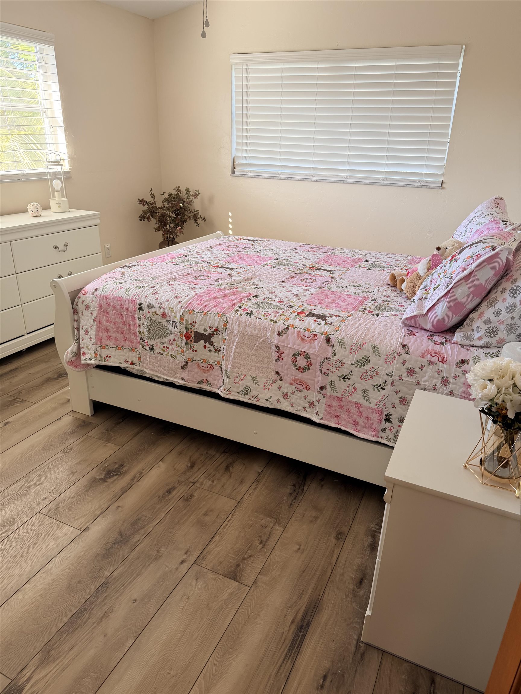 Sanibel, Florida, 33957, United States, 4 Bedrooms Bedrooms, ,0.1 BathroomBathrooms,Residential,For Sale,2002675