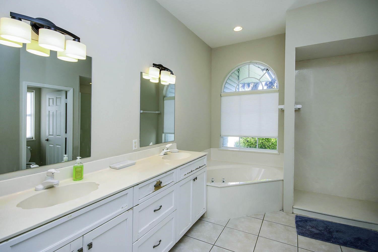 Sanibel, Florida, 33957, United States, 3 Bedrooms Bedrooms, ,0.1 BathroomBathrooms,Residential,For Sale,2003948