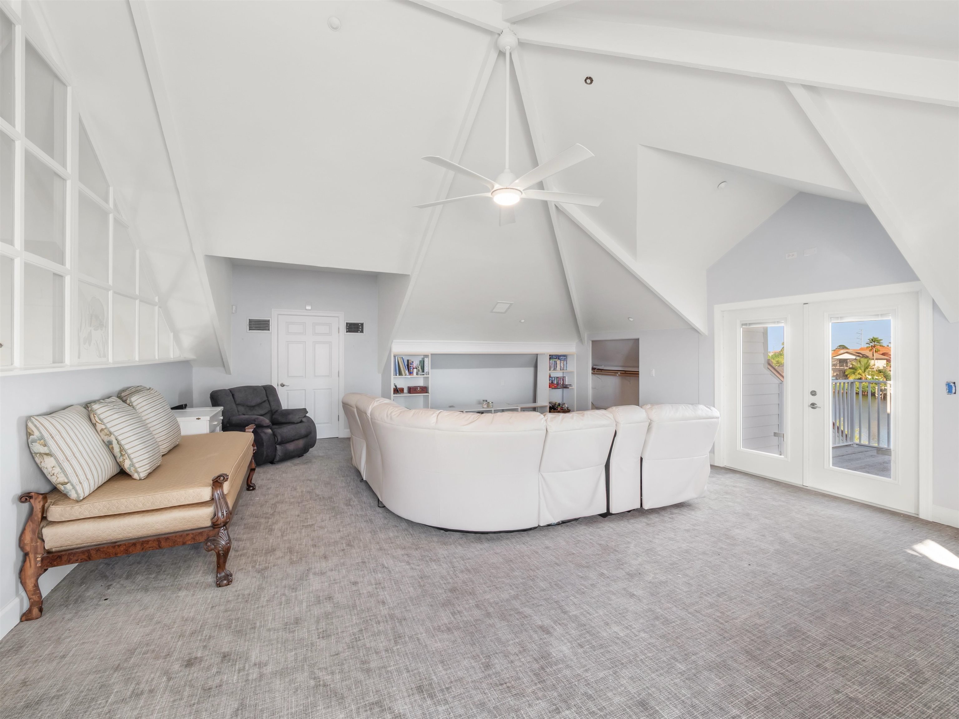 Fort Myers, Florida, 33908, United States, 5 Bedrooms Bedrooms, ,0.2 BathroomBathrooms,Residential,For Sale,2009010