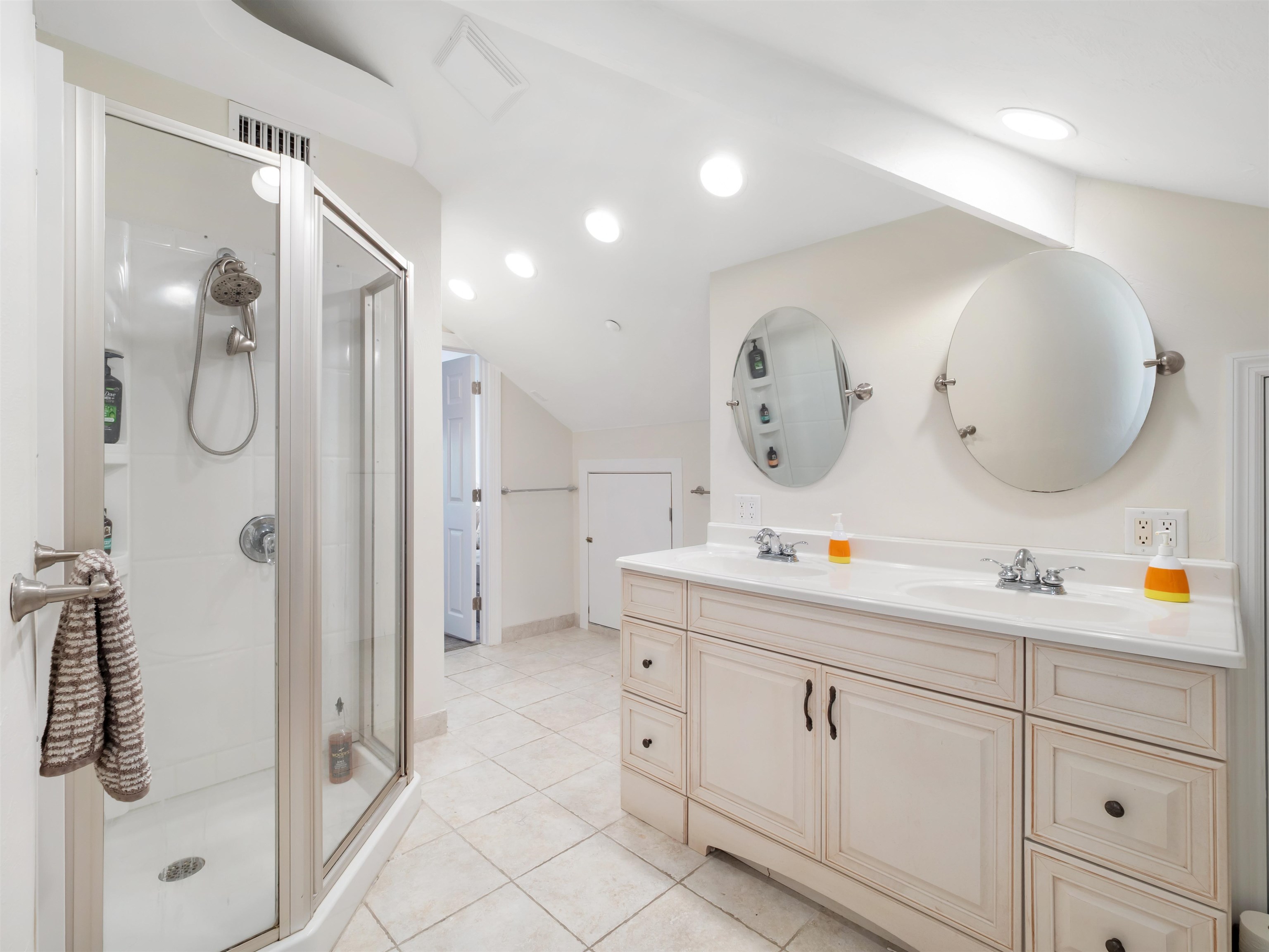 Fort Myers, Florida, 33908, United States, 5 Bedrooms Bedrooms, ,0.2 BathroomBathrooms,Residential,For Sale,2009010