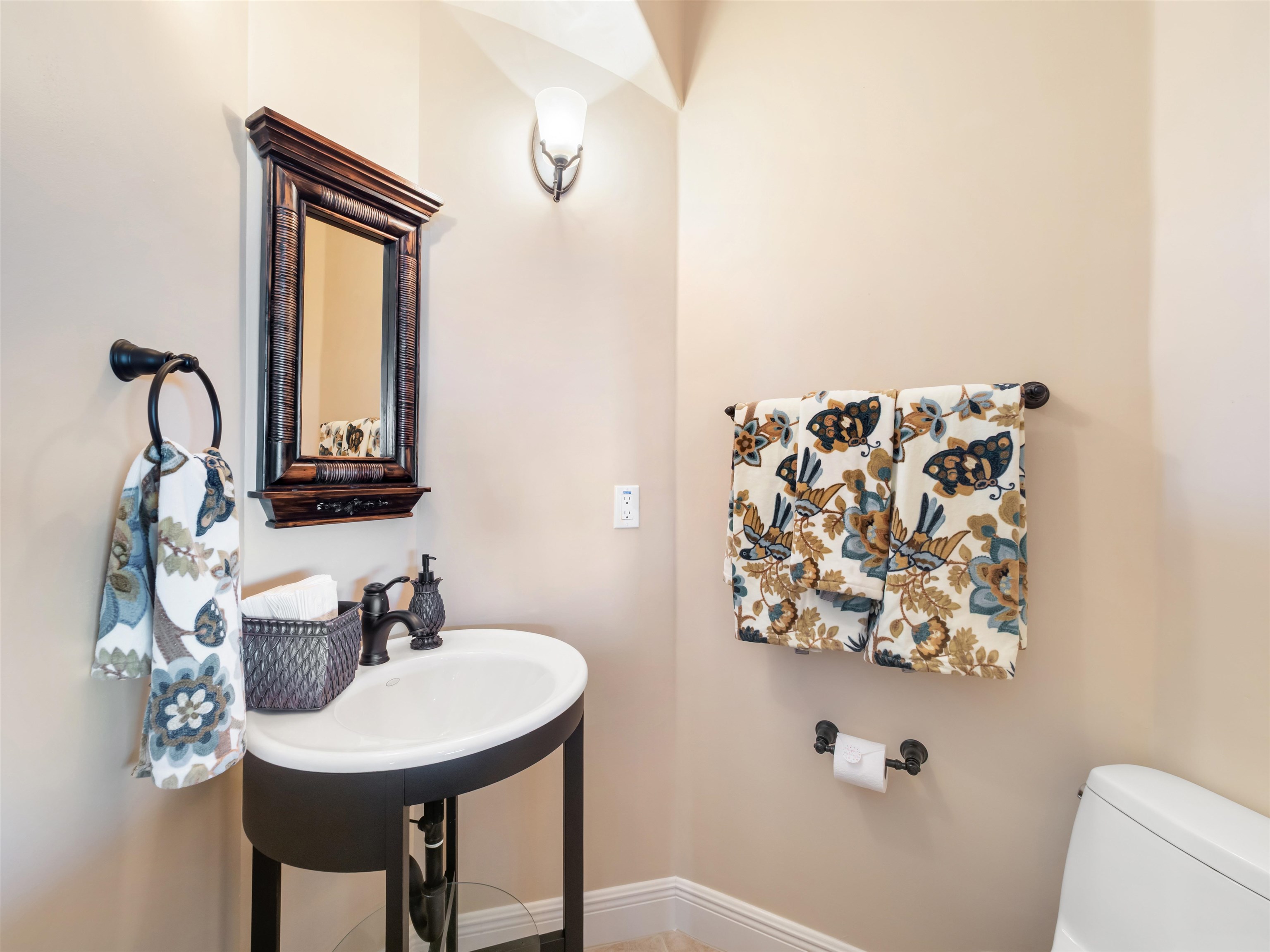 Cape Coral, Florida, 33993, United States, 4 Bedrooms Bedrooms, ,0.1 BathroomBathrooms,Residential,For Sale,2009433