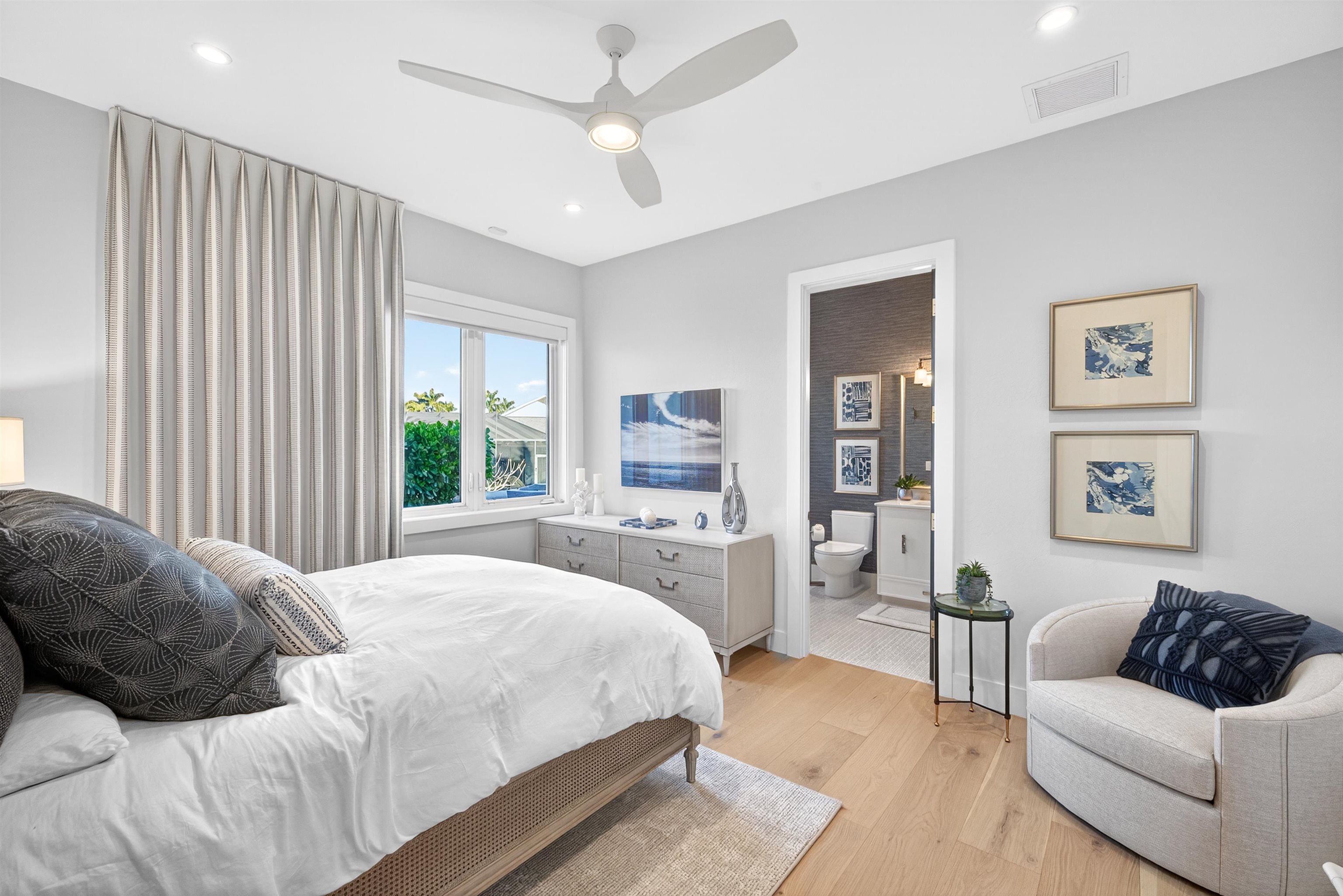 Fort Myers, Florida, 33908, United States, 4 Bedrooms Bedrooms, ,0.1 BathroomBathrooms,Residential,For Sale,2009435